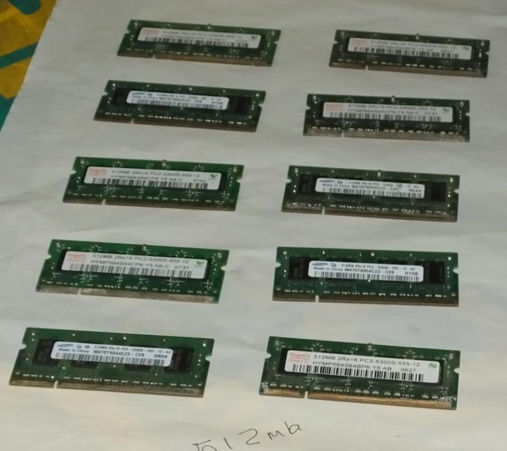 10x 512MB Memory Sticks.