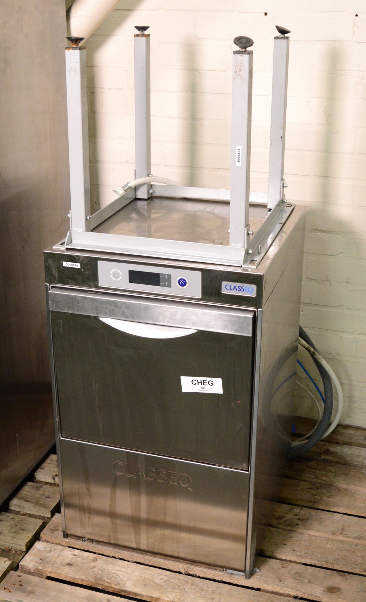 Classeq D400 Duo Dishwasher With Stand W470 x D517 x H775mm.
