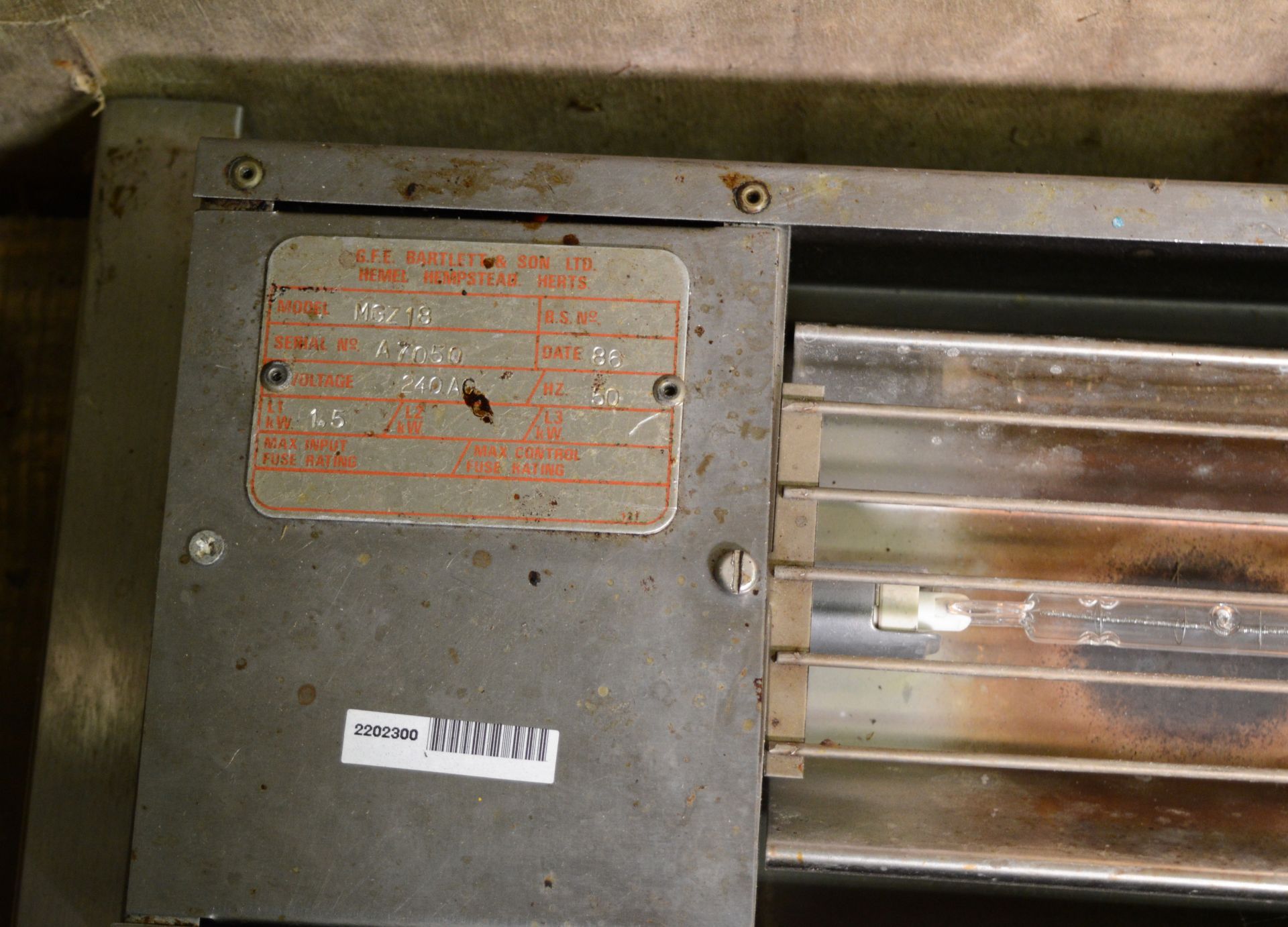 GFE Bartlett & Son MGZ12 Overhead Hot Plate Heater. GFE Bartlett & Son MGZ18 Overhead Hot - Image 2 of 3
