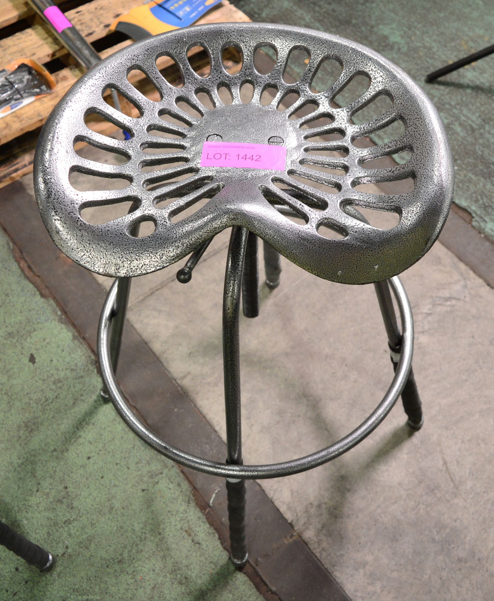 Cast Iron Tractor Seat Stool.