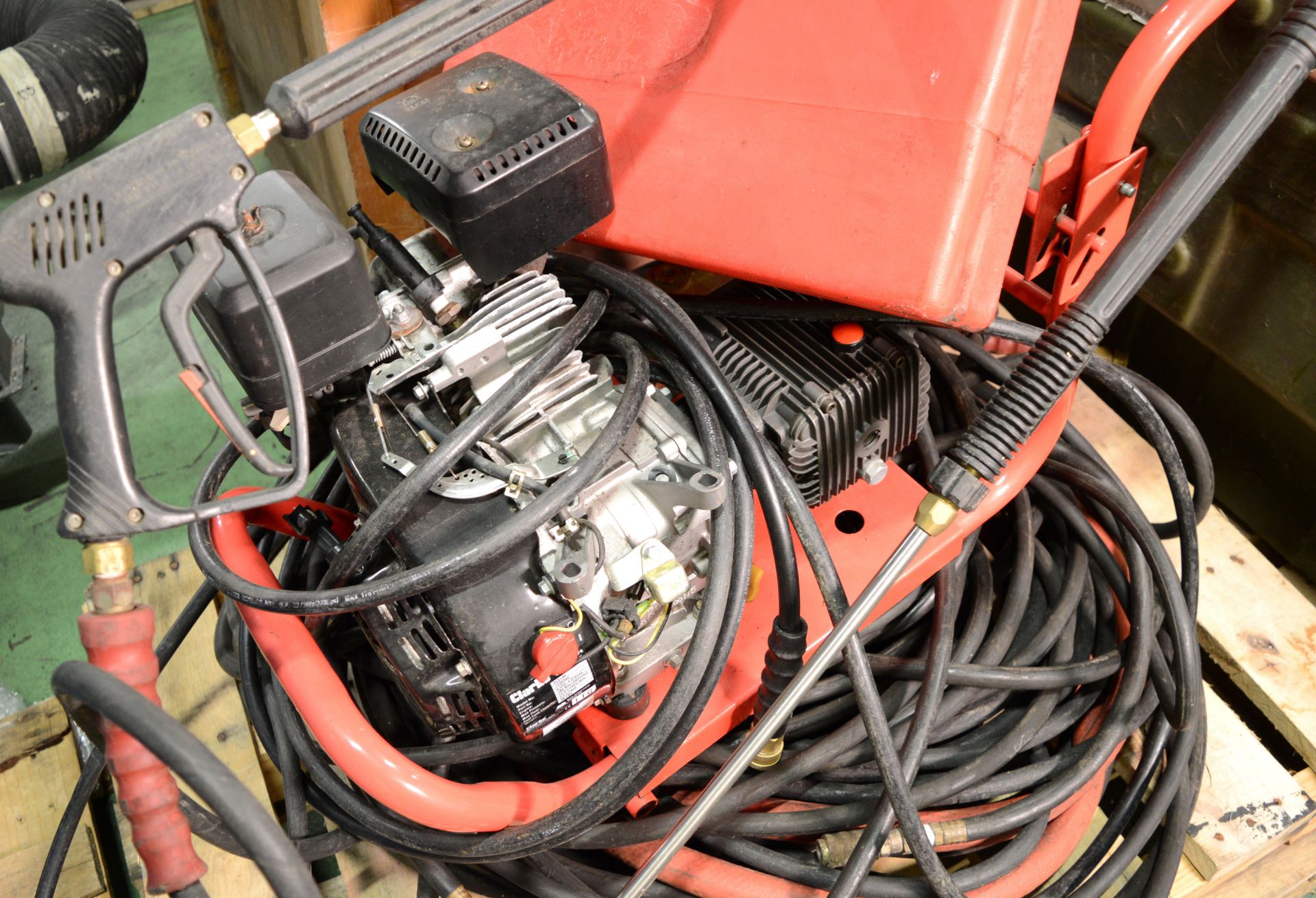 Clarke PLS190 6.5HP 4 Stroke Pressure Washer & Hoses. - Image 2 of 5