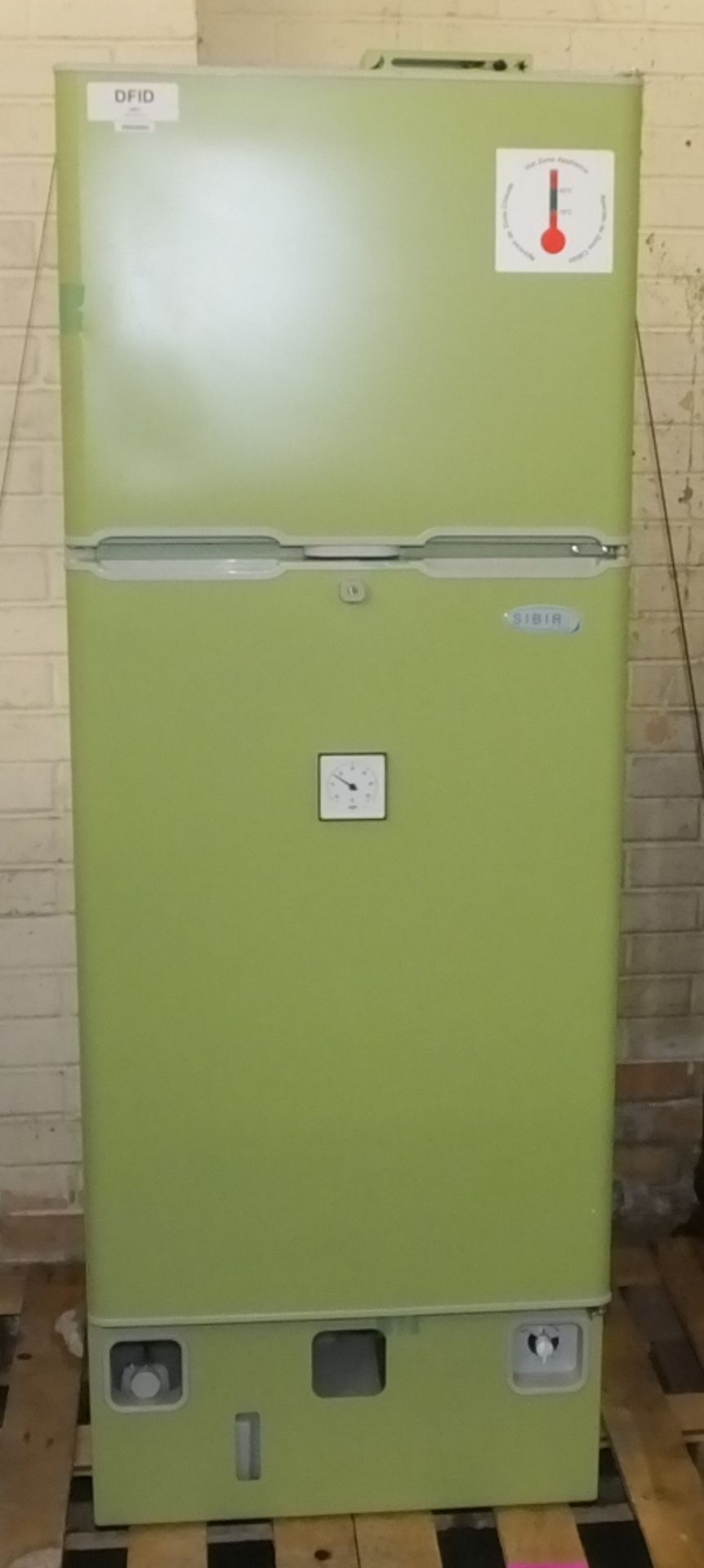 SIBIR V170L Kerosene / Electric Refrigerator L590 x W640 x H1650mm