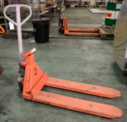 Warrior Pallet Truck With Scales