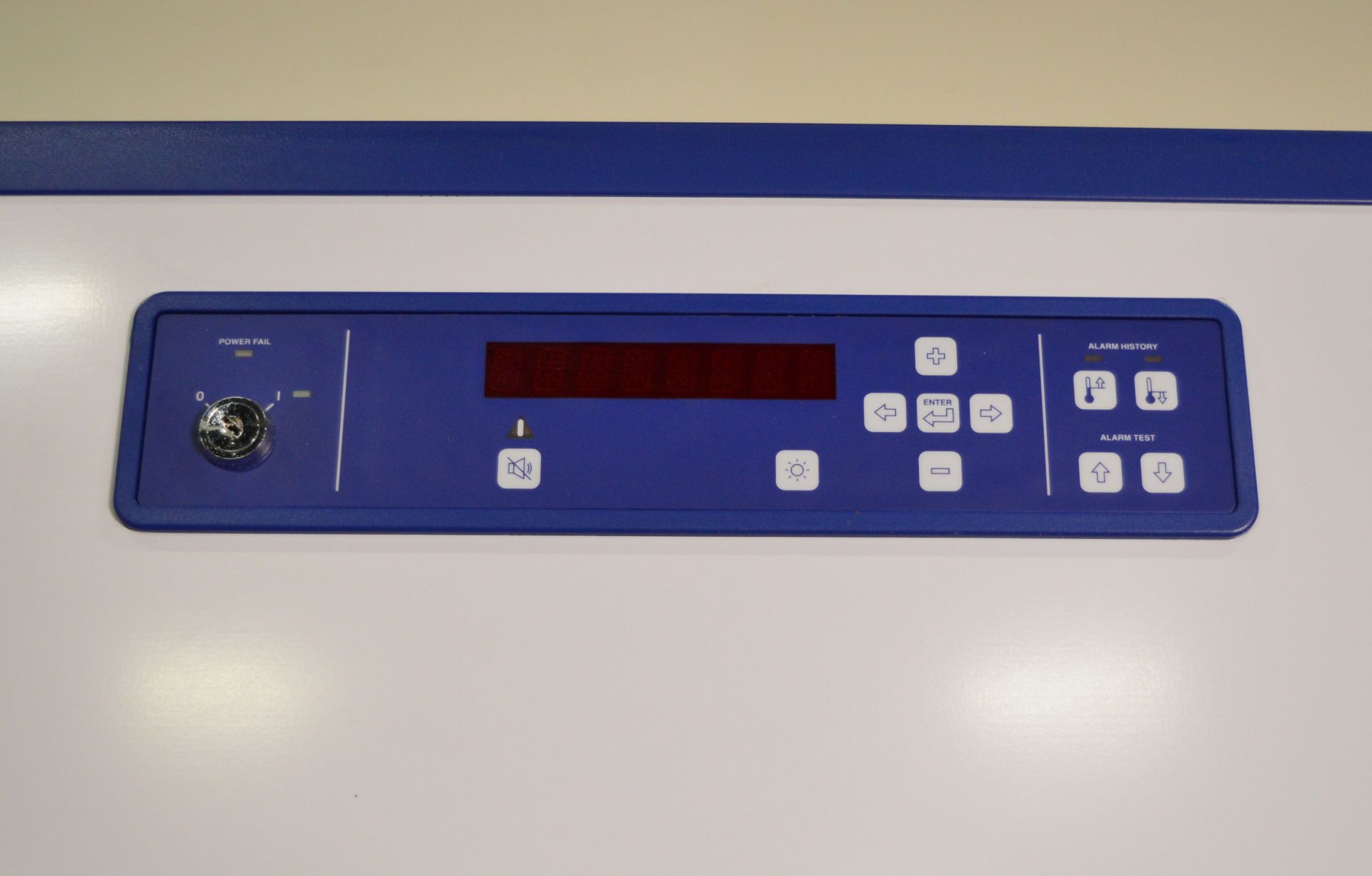 Dometic LR400 Laboratory Refrigerator D850 x W800 x H1920mm. - Image 2 of 2