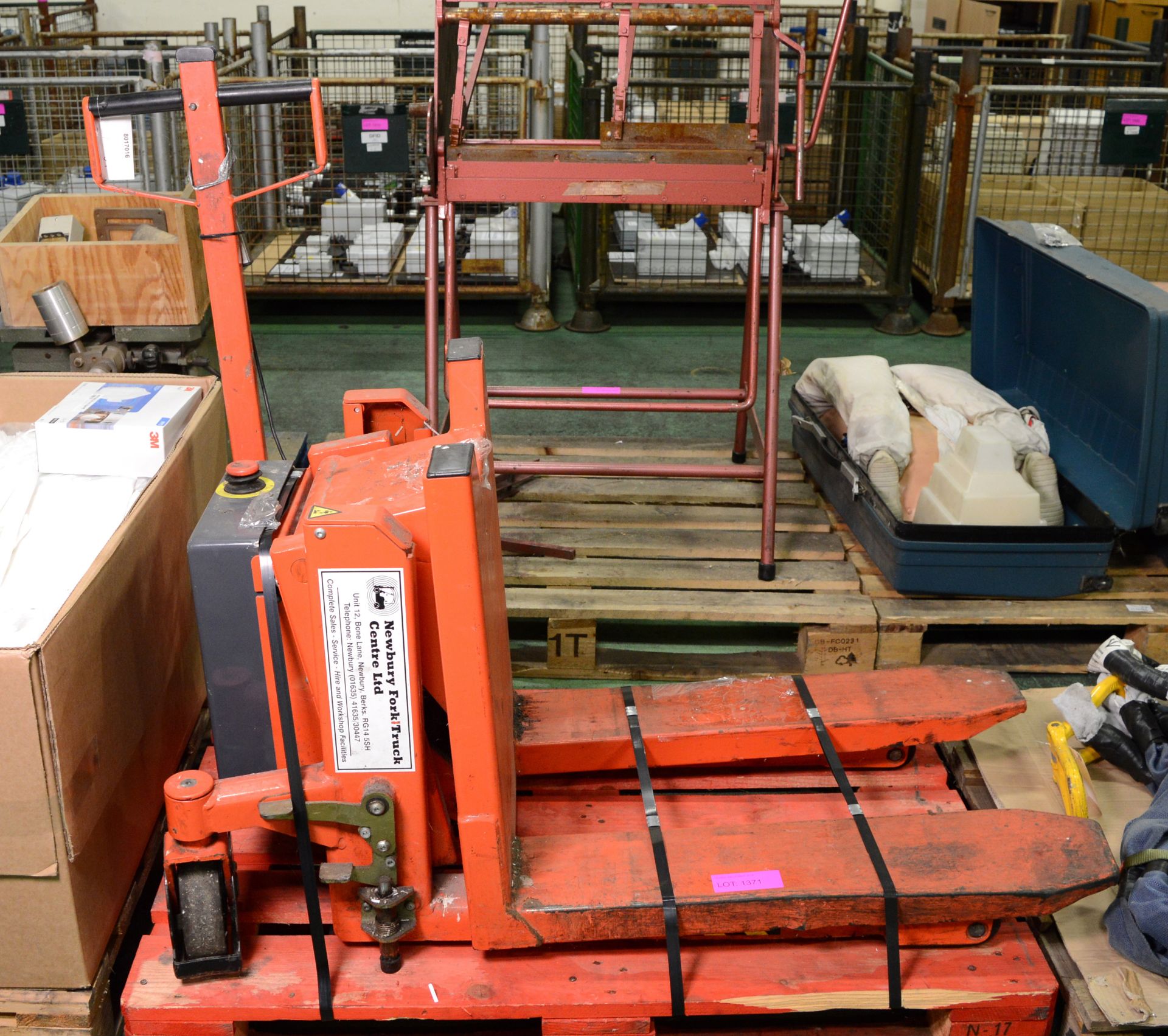 Logitrans LT1000TE Electric Pallet Truck.