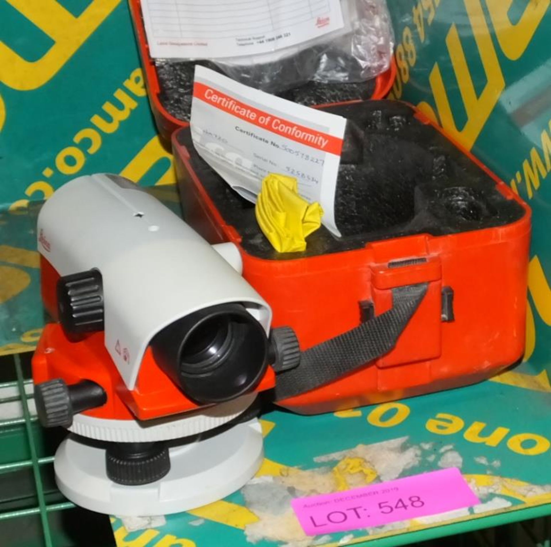 Leica NA720 Surveyors Level in carry case