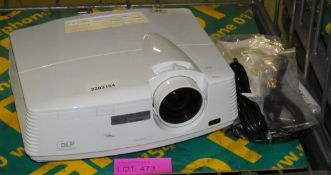 Mitsubishi XD600U LCD Projector