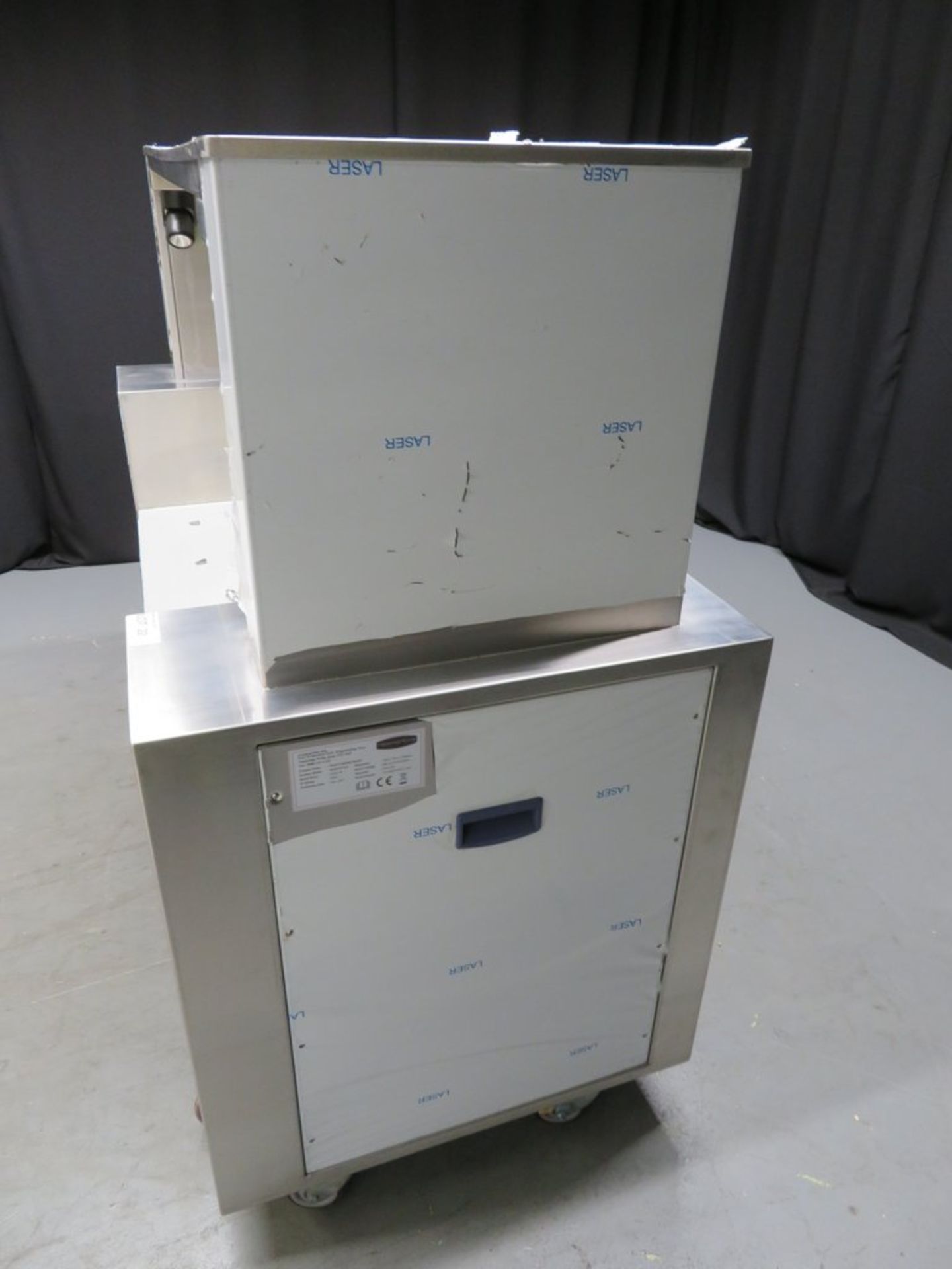 Front cooking station with carbon filtration, model RMBEFCS-03, 3 phase, 0.59kw, brand new & boxed - Image 9 of 13