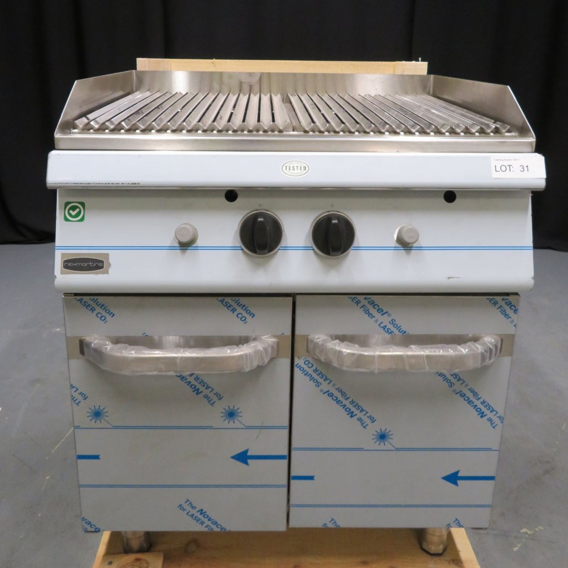 Heavy duty lava rock chargrill with cupboard, model G7L200G, gas, brand new & boxed - Image 2 of 11