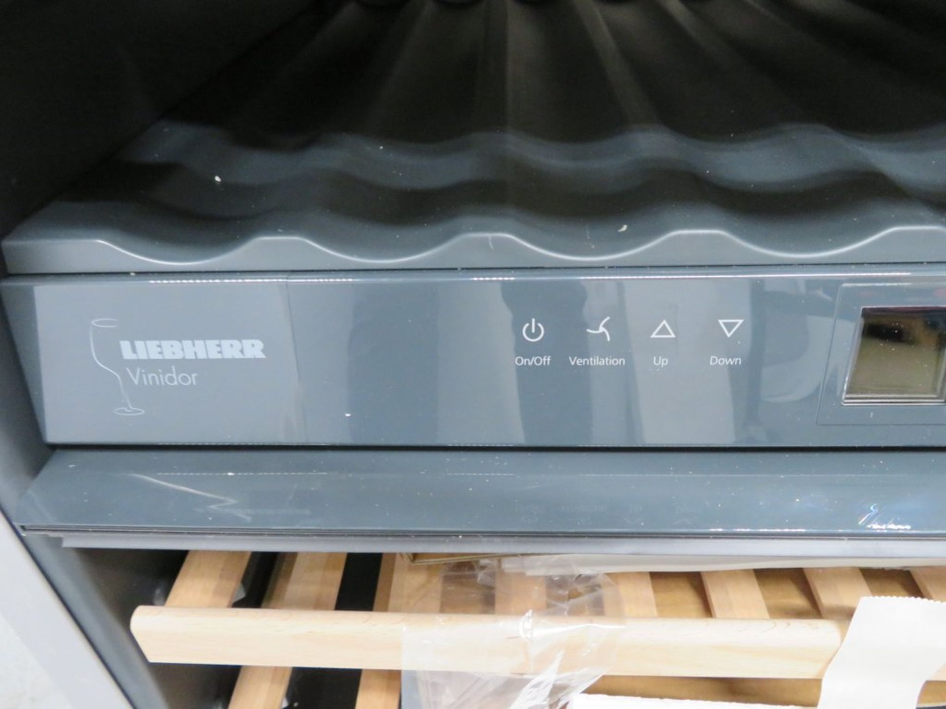Liebherr 34 Bottle Under Counter Multi Temperature Wine Storage Cabinet. Model: UWT1682. - Image 6 of 15