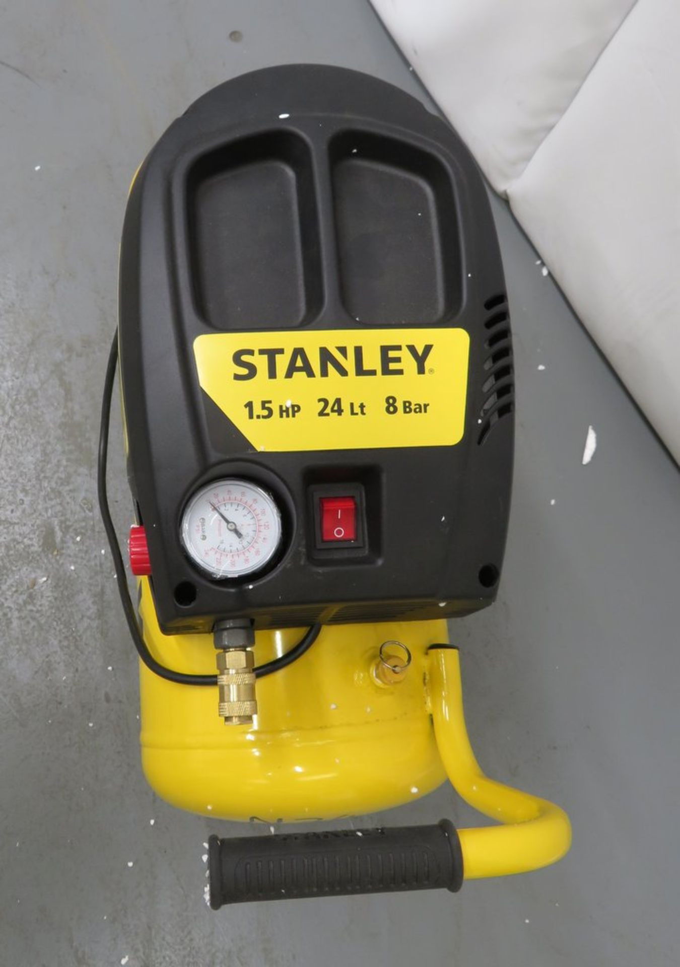 Stanley 24 Litre Electrical Air Compressor, With Accessories Kit. Model: 8216035SCR011. 230v. - Image 3 of 14