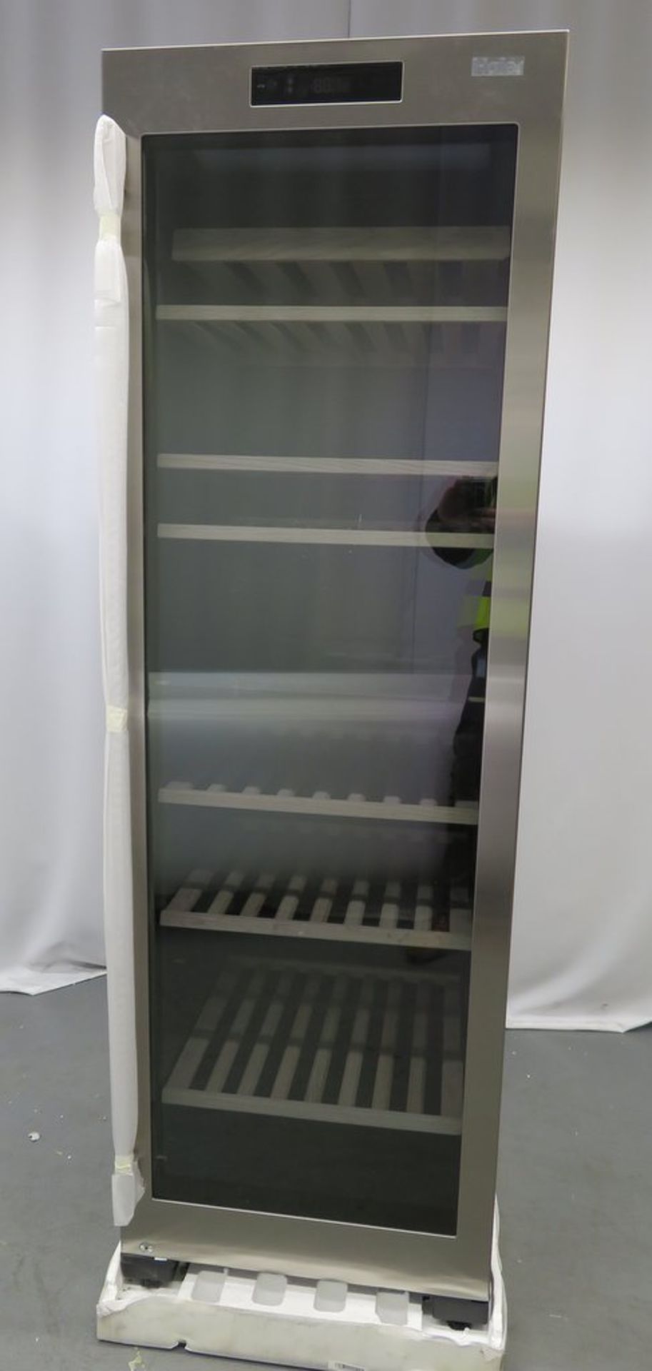 Haier 151 Bottle Dual Control Wine Cooler. Model:WS151GDBI. 220-240v. Stainless Steel Finish. - Bild 2 aus 12