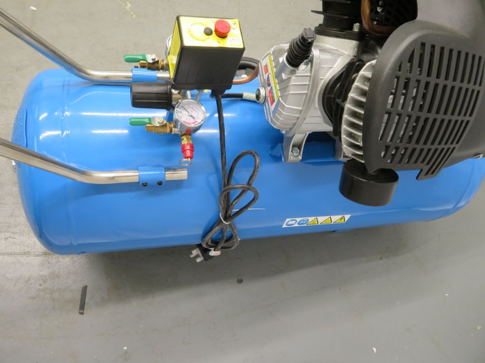 Airmaster Tiger 3hp 100 Litre Air Compressor. Model: 16/1010. - Image 9 of 11