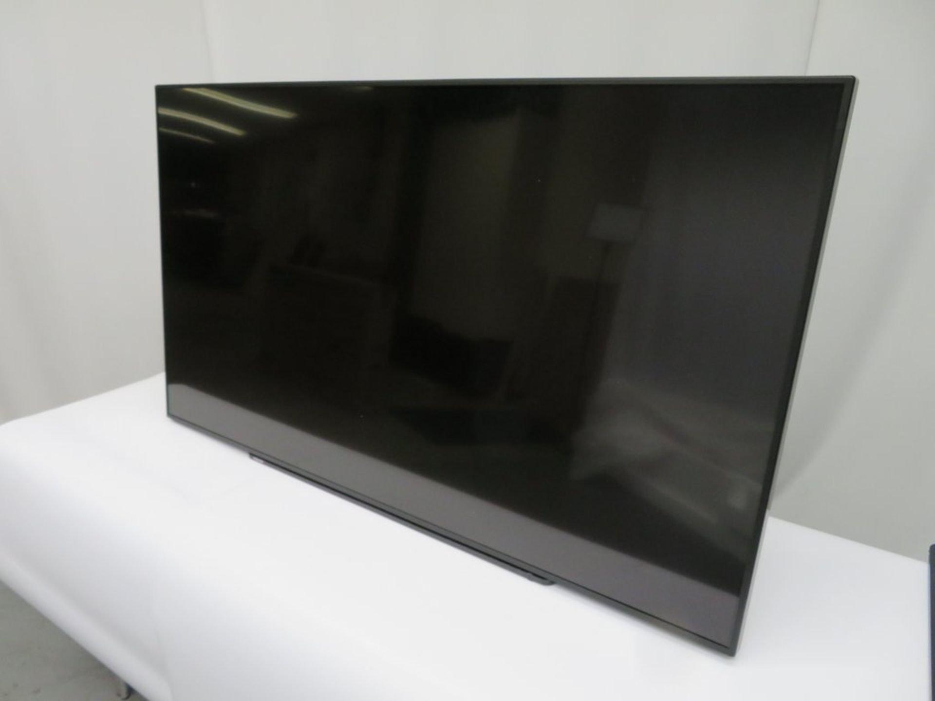 Toshiba 55" Ultra HD LED Smart Television. Model: 55U7653DB. - Image 4 of 15