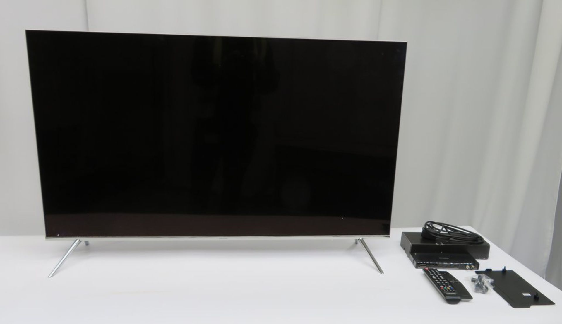 Samsung 49" SUHD Quantum Dot Display Television. Model: 7 Series UE49KS7000UXXU. - Image 4 of 16