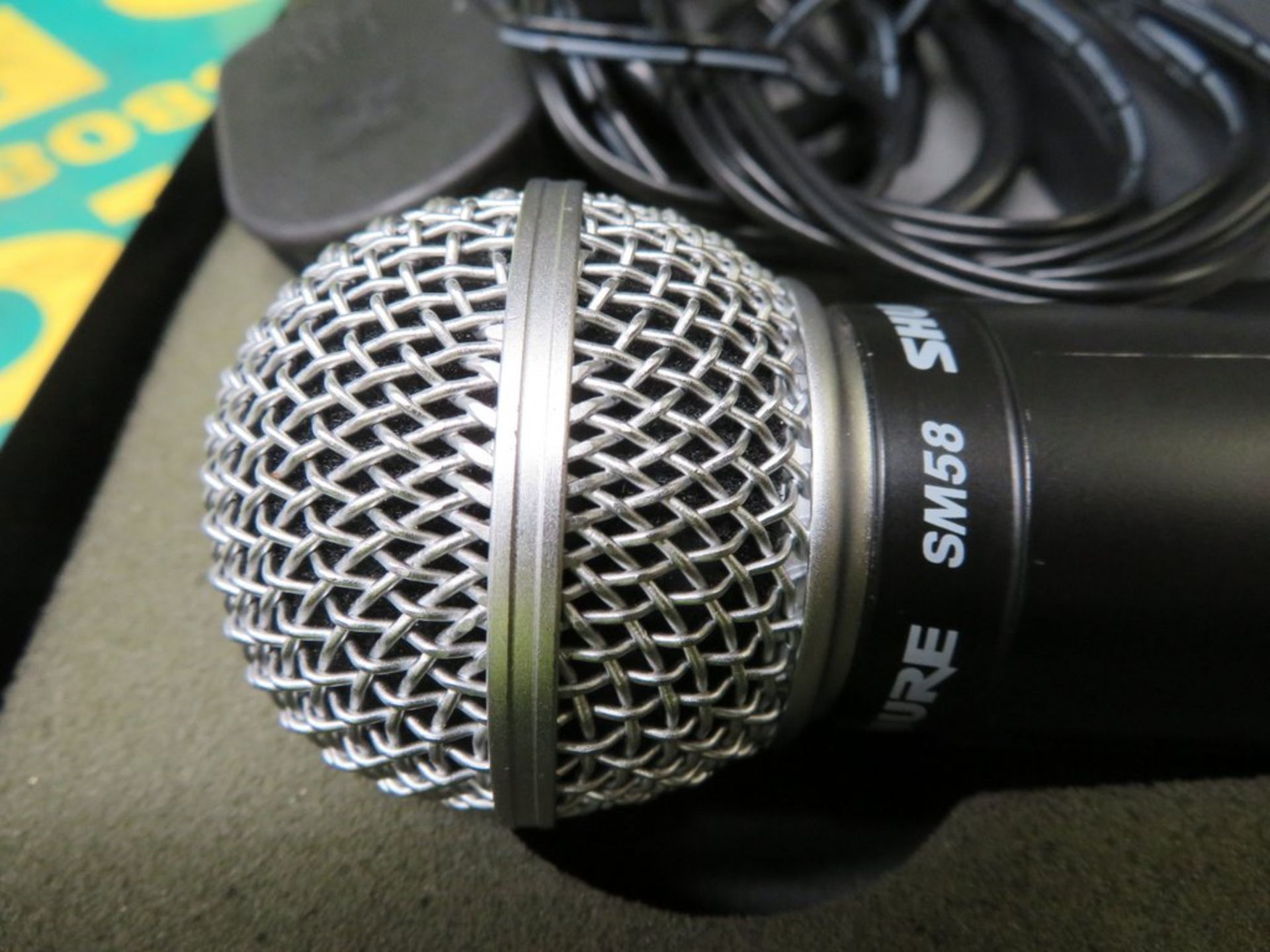 Shure SM58 Microphone With T4A-BB Receiver 175.000Mhz. - Image 3 of 6