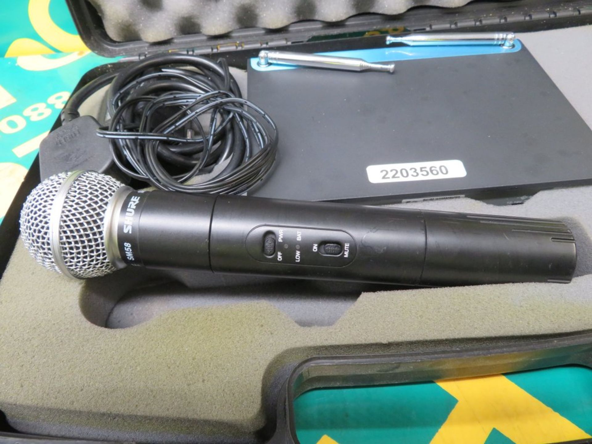 Shure SM58 Microphone With T4A-BB Receiver 175.000Mhz. - Image 2 of 6