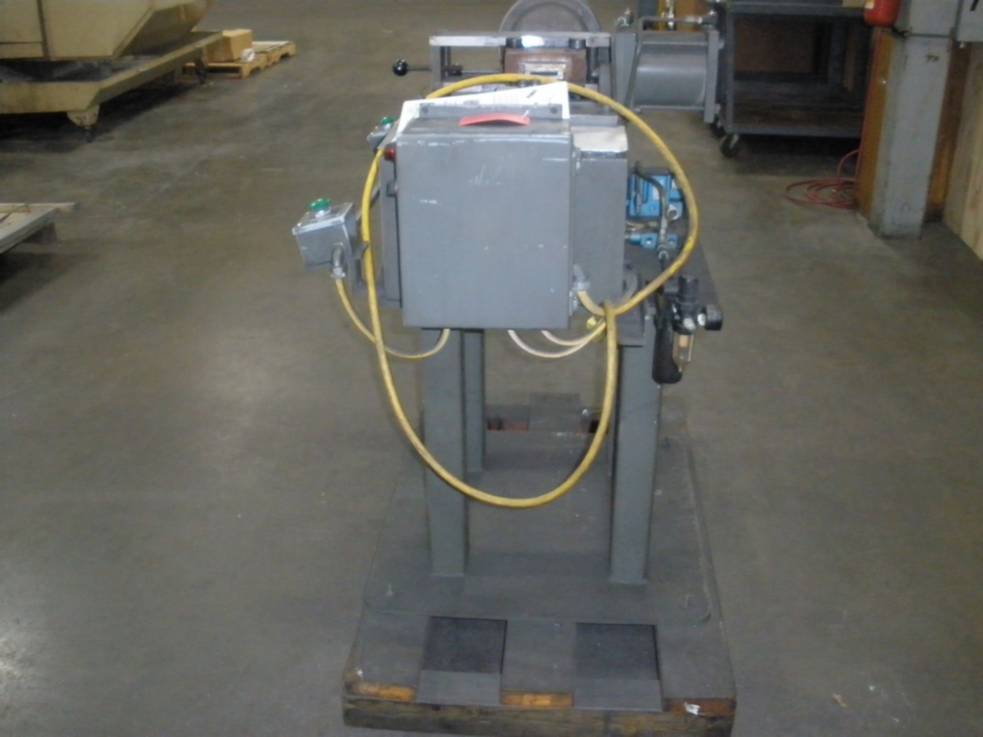 Cadillac Roll Type Marking Machine PNEU #60 110V Safety On Switches   We can provide loading for - Image 4 of 6