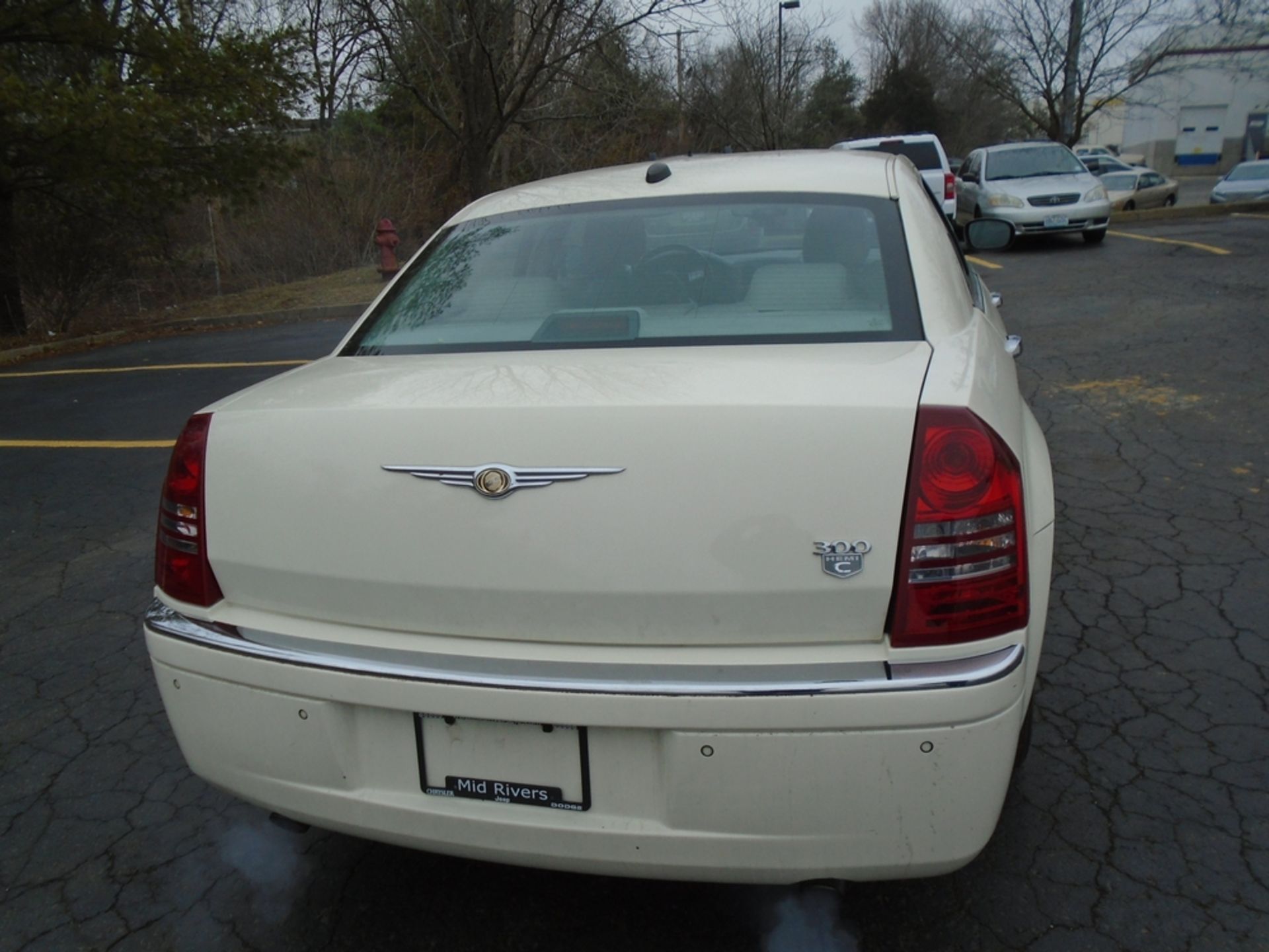 2005 Chrysler 300C Leather Interior Brand New Tires Full Spare Tire AC, Navigation, Blue Tooth - Image 4 of 13
