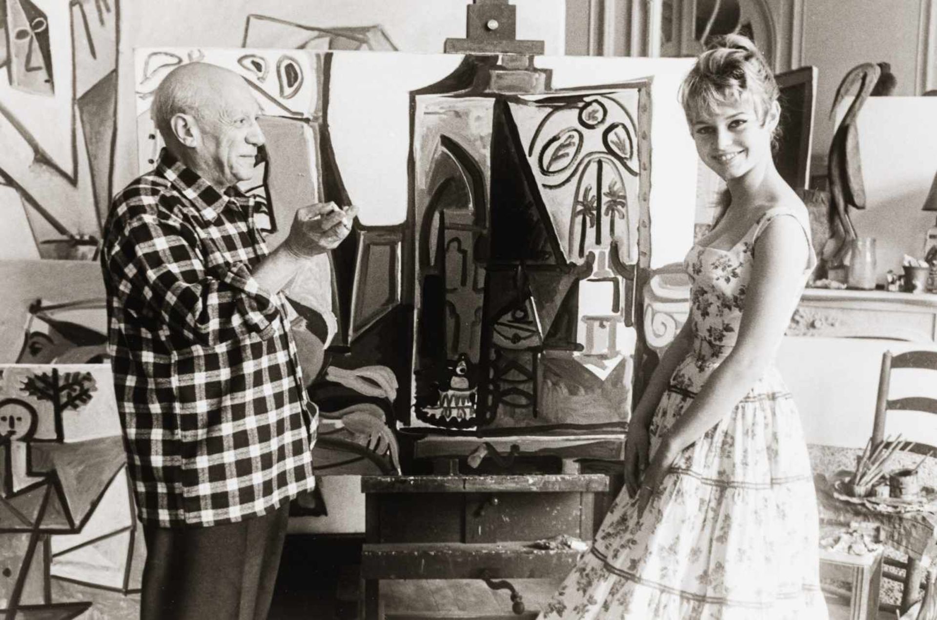 Jerome BrierrePablo Picasso und Brigitte BardotSilbergelatineabzug auf PE-Papier / silver gelatin