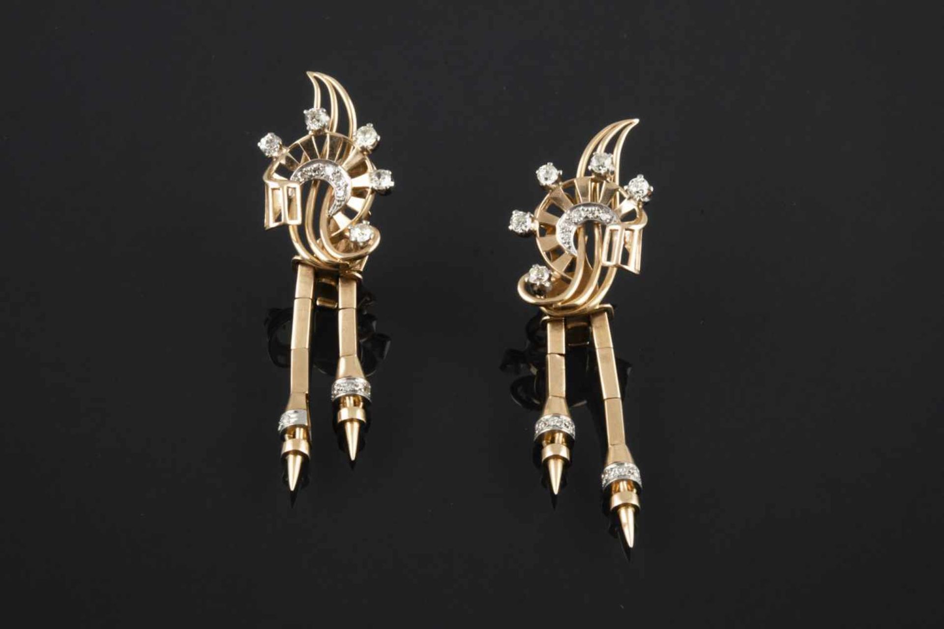 PENDIENTES LARGOS  Realizados en oro con diamantes talla brillante, brillante antigua y 8/8, peso