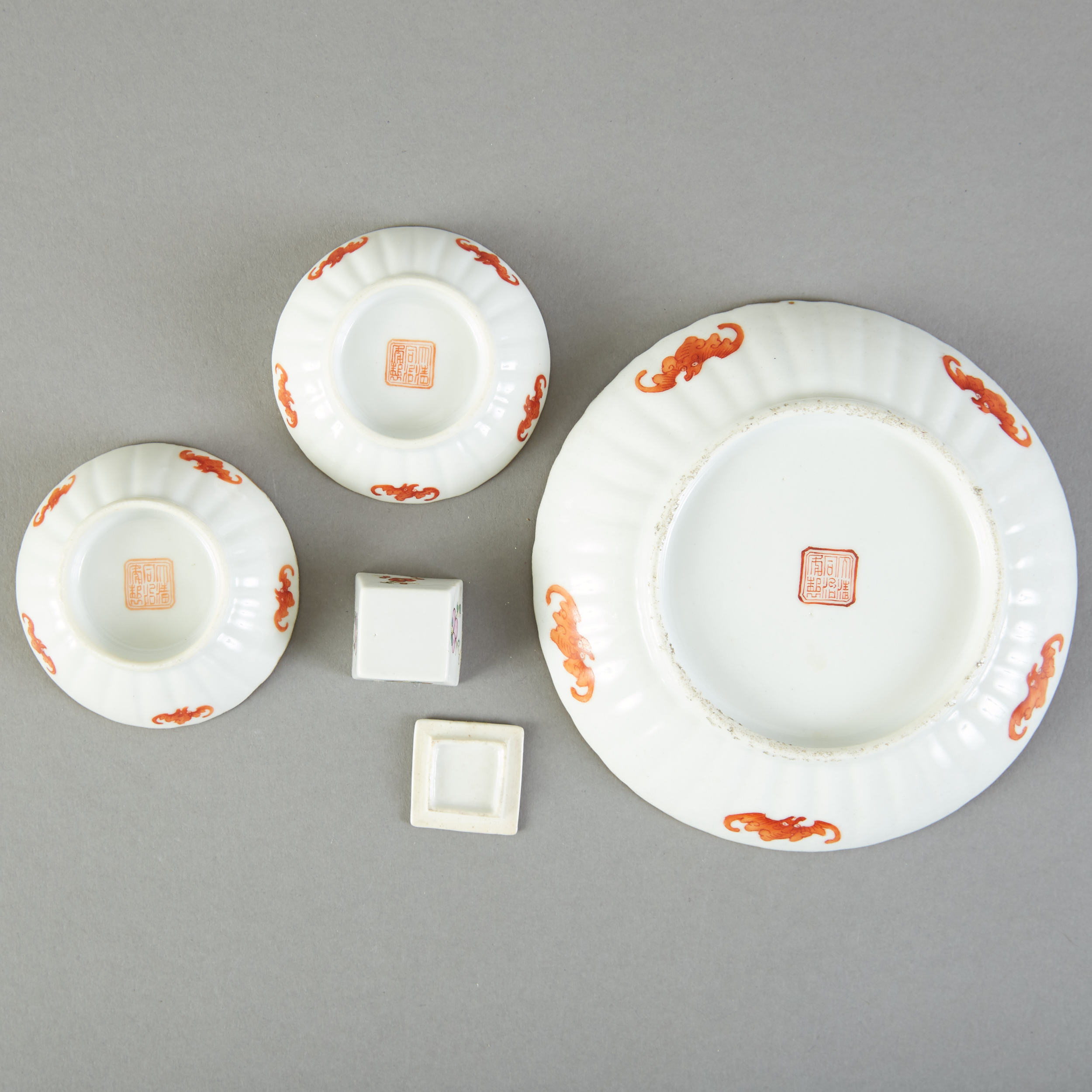 Grp 4: 19th c. Chinese Famille Rose Porcelain Plates Pill Box - Image 7 of 7