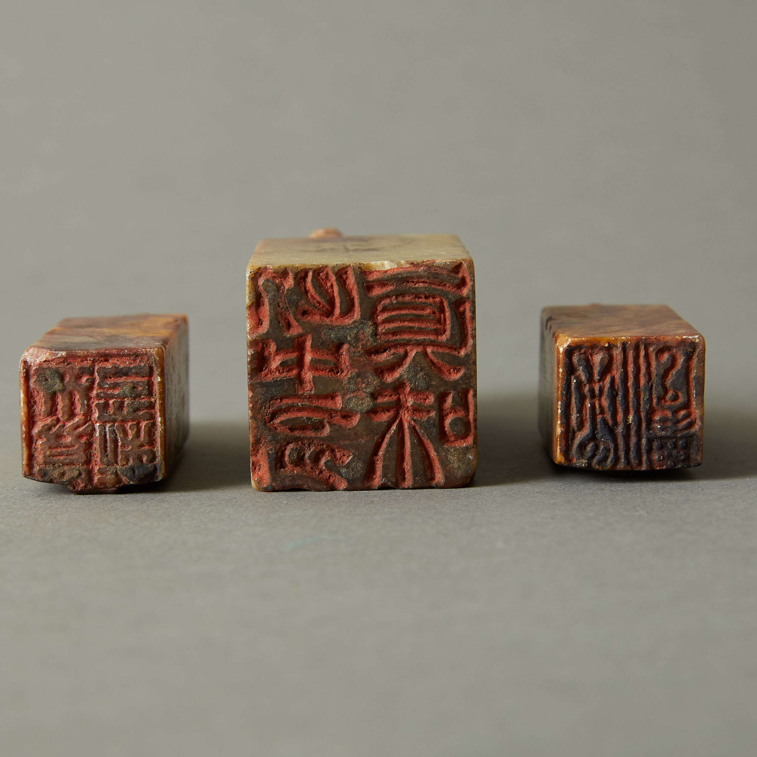 Grp of Chinese Scholars Objects; Chops, Seals, Carved Beads, Bronze Buddha - Image 3 of 5