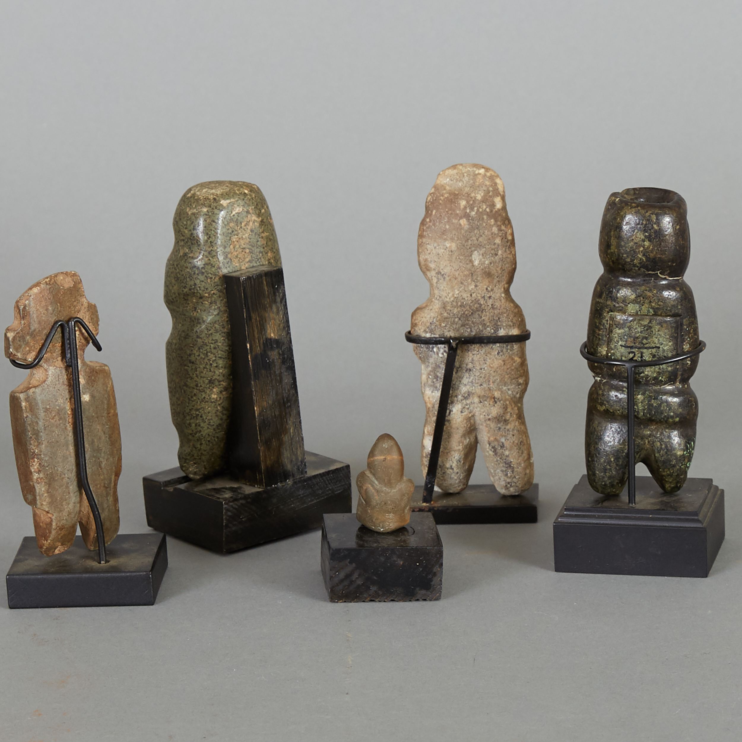 5 Pre-Columbian Stone Figurines - Image 3 of 10