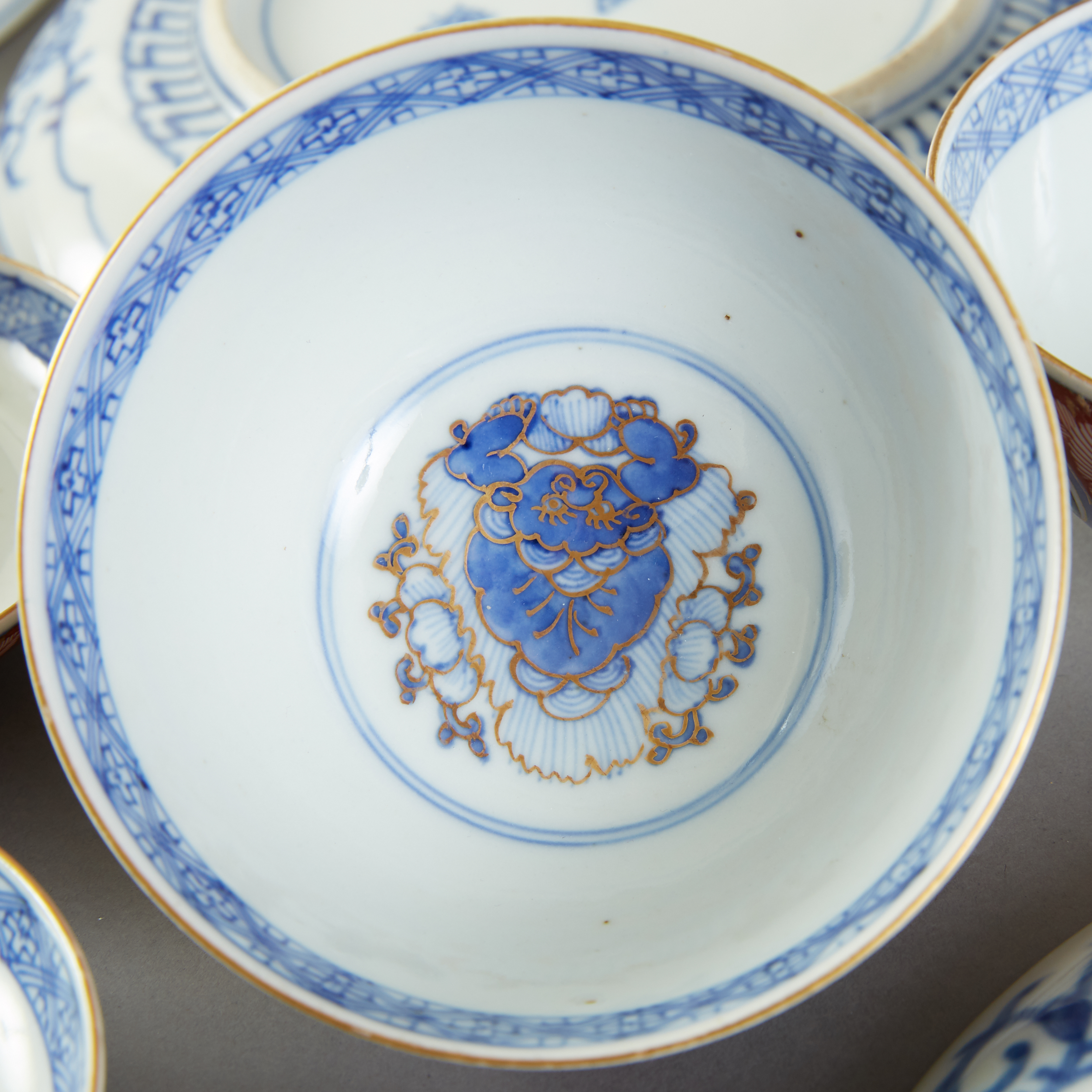 Set of Japanese Imari Dishes with Blue Underglazed Mark - Image 6 of 7