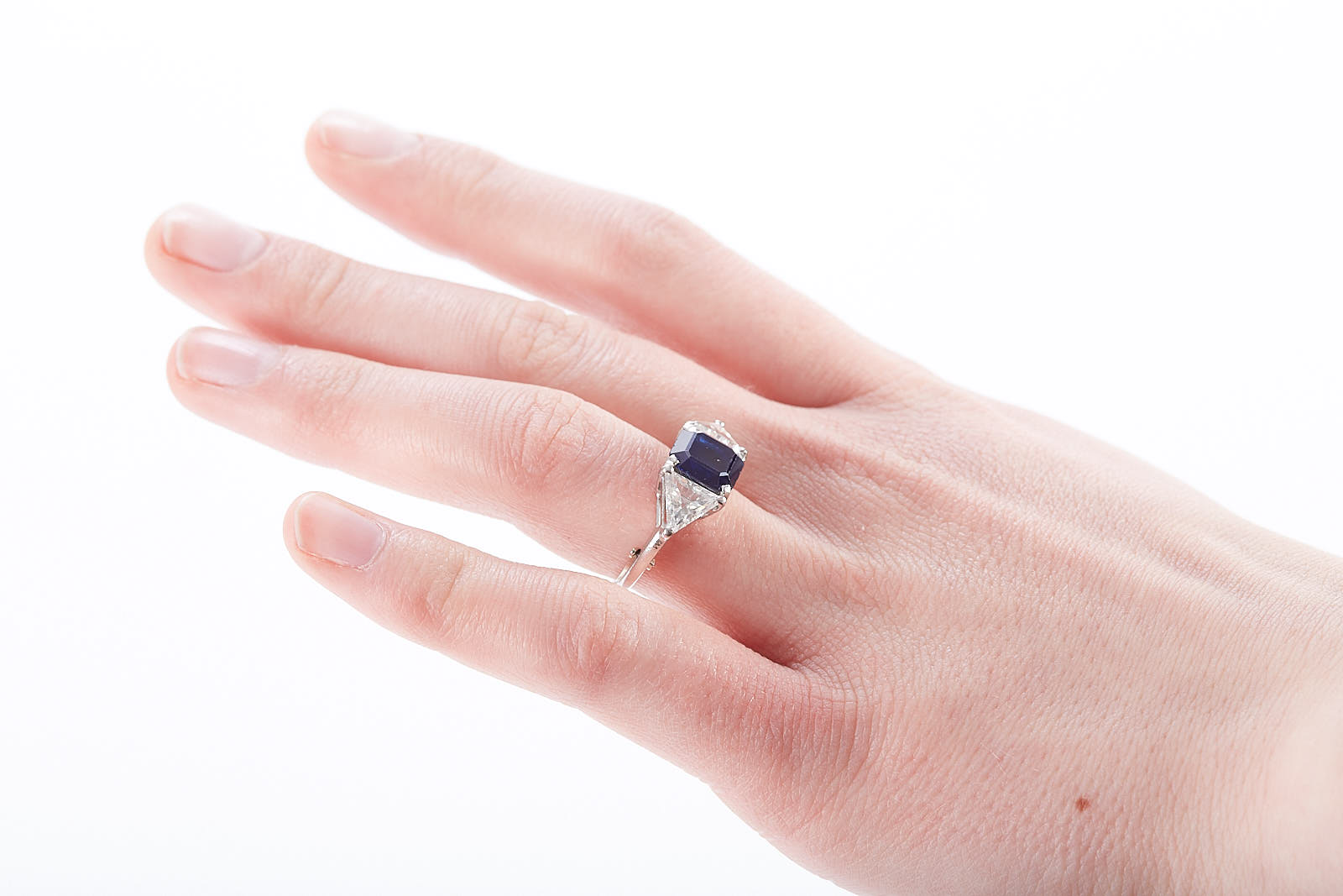 Sapphire and Diamond Ring - Image 3 of 3