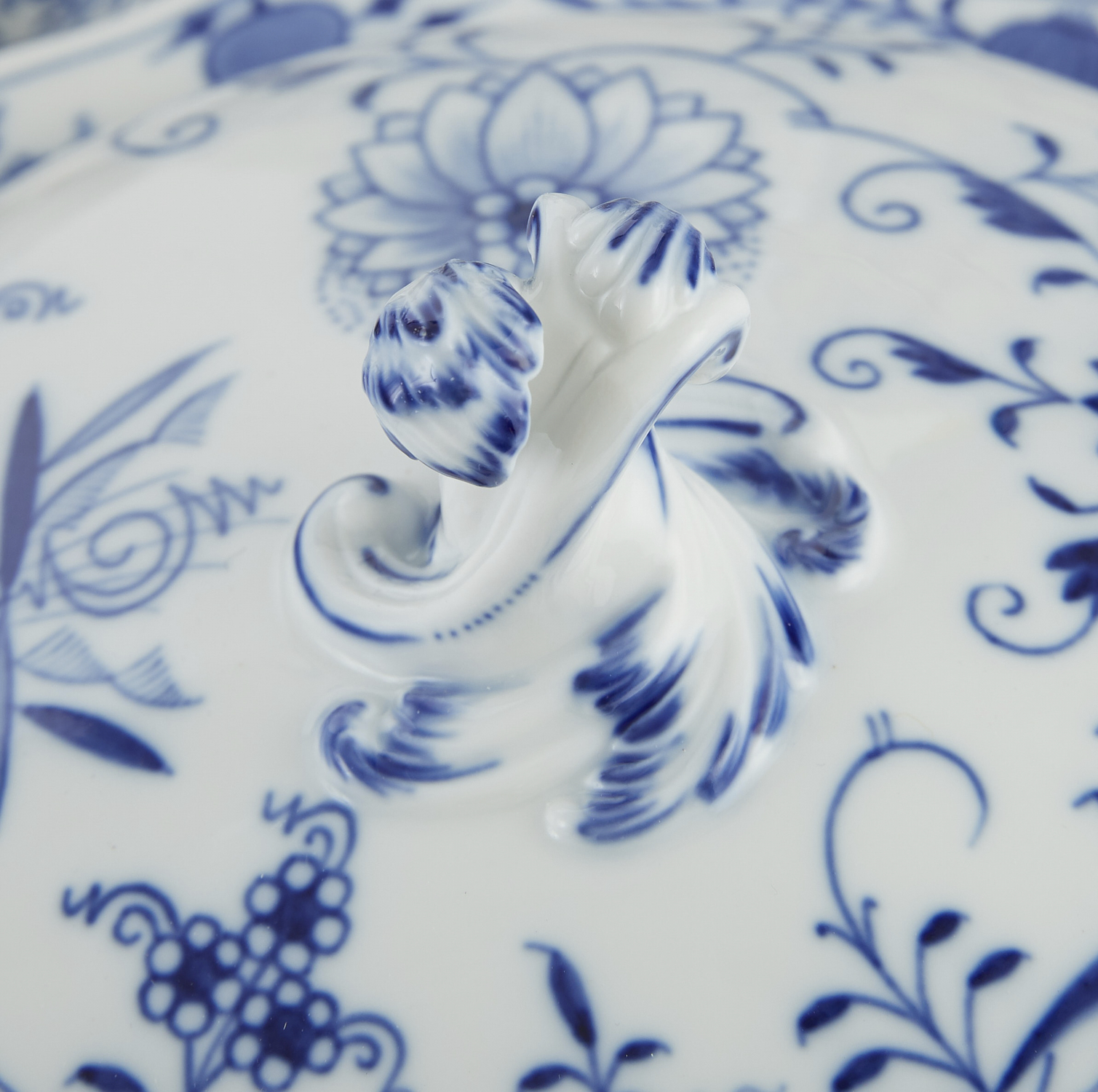 Meissen Blue Onion Porcelain Dinner Service - Image 7 of 9