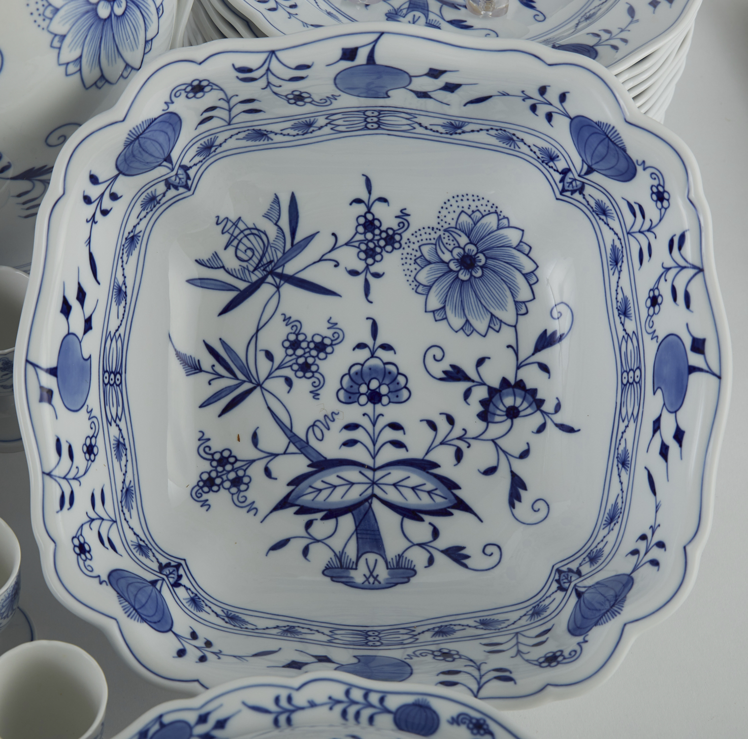 Meissen Blue Onion Porcelain Dinner Service - Image 2 of 9