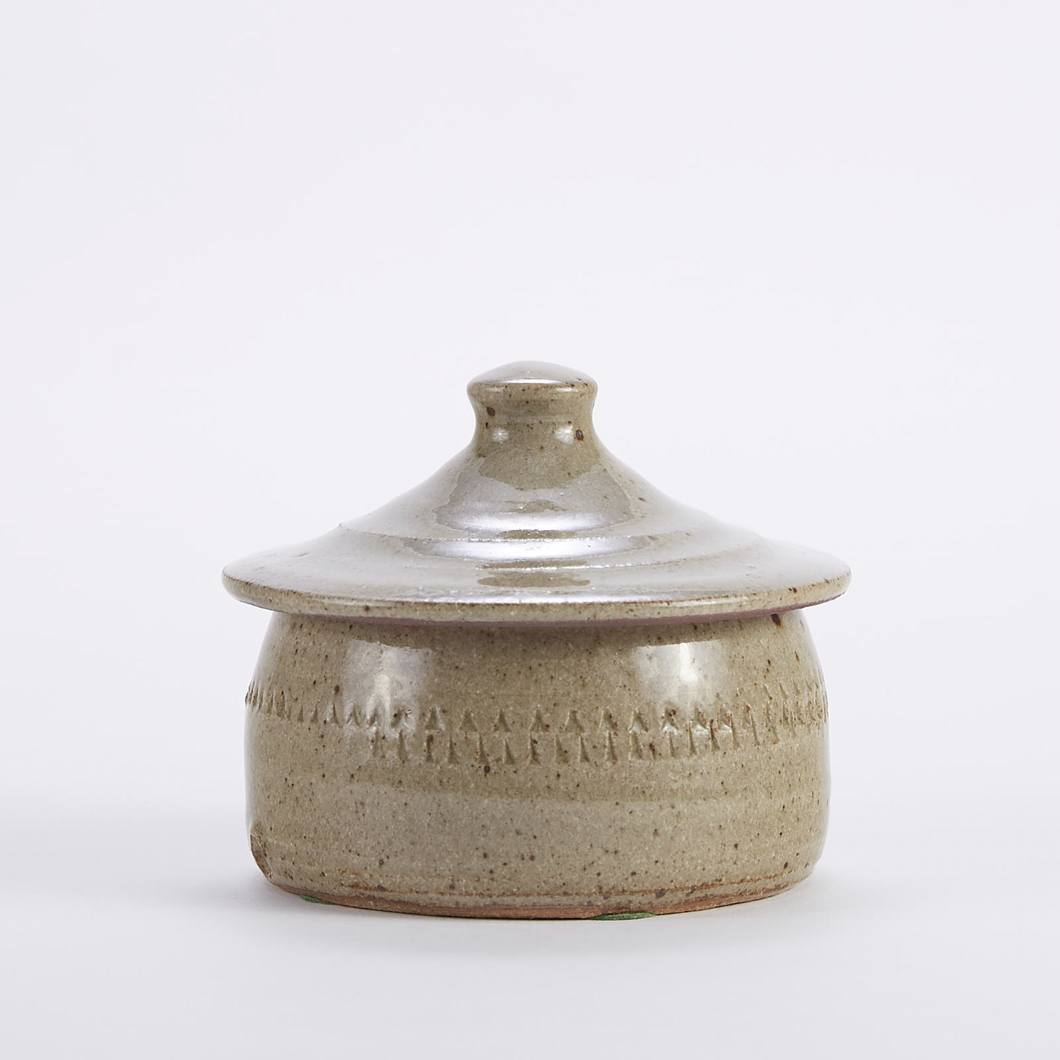 Warren MacKenzie Studio Pottery Lidded Box with Impressed Design - Image 2 of 4