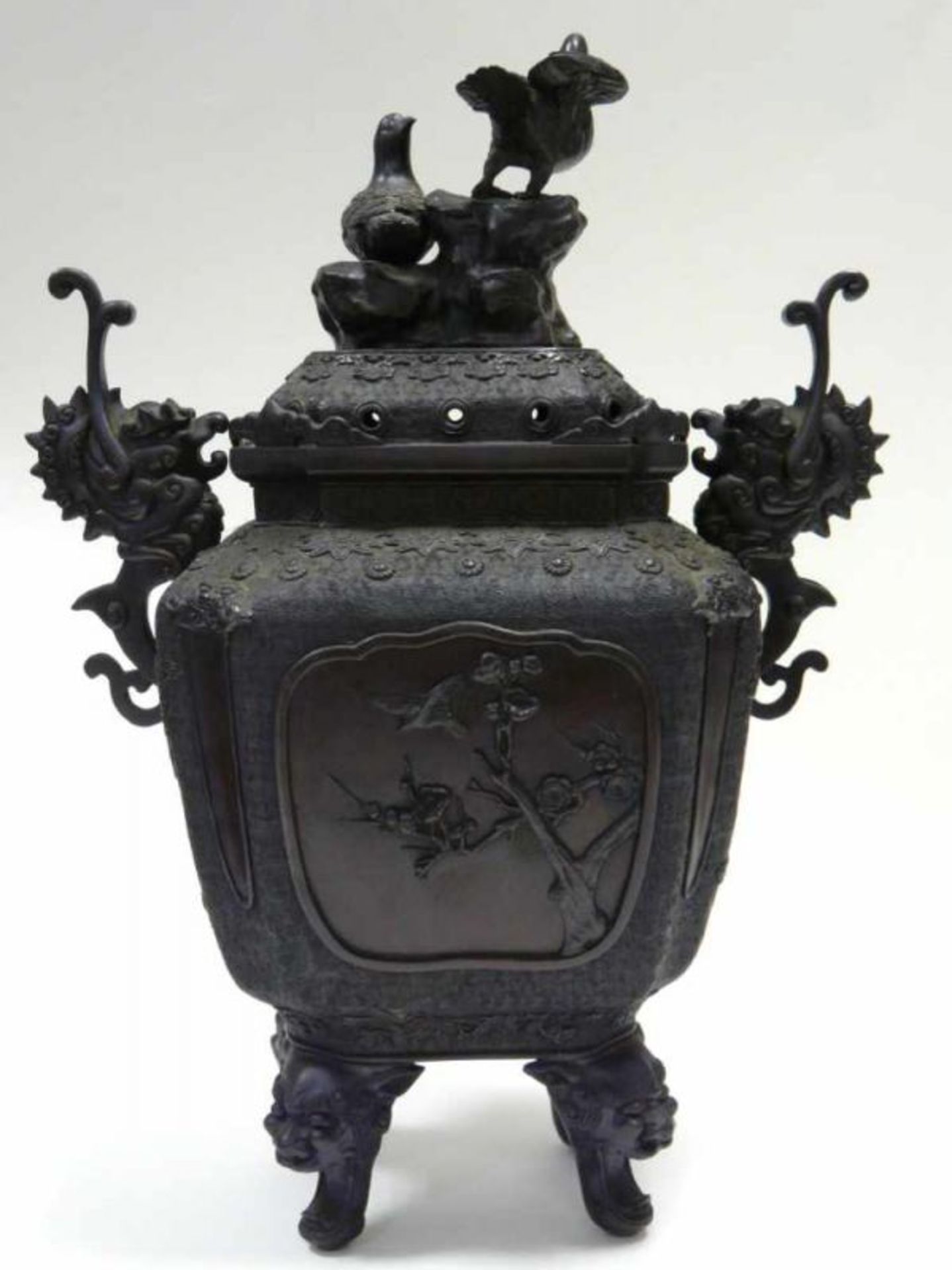 Großes Räuchergefäß ChinaChina, Bronze, seit ca. 1860 in Familienbesitz. Großer Weihrauchbrenner auf - Bild 6 aus 6