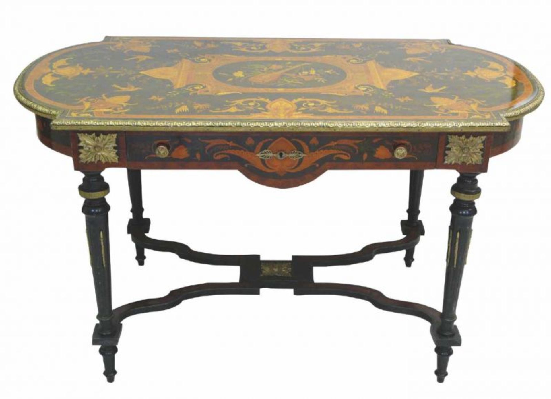 Neoklassizistischer Tisch Wohl Italien, um 1900. Über vier kannelierten, konischen Rundbeinen mit