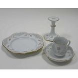 Gedeck Meissen mit KerzenleuchterGedeck Meissen, bestehend aus: Teller, Untertasse und Tasse sowie