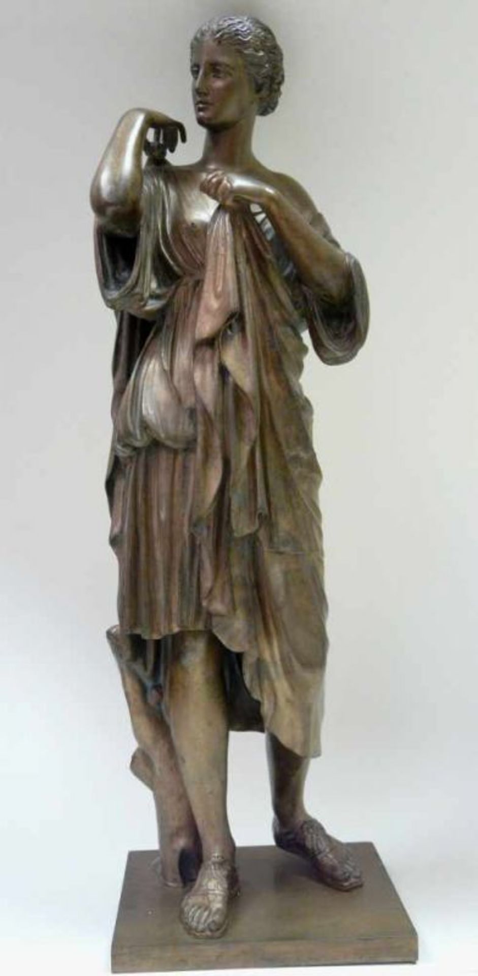 Diana (Artemis) GabiiBronze - Statue der Artemis bzw. Diana, Göttin der Jagd, des Waldes und des - Bild 6 aus 6