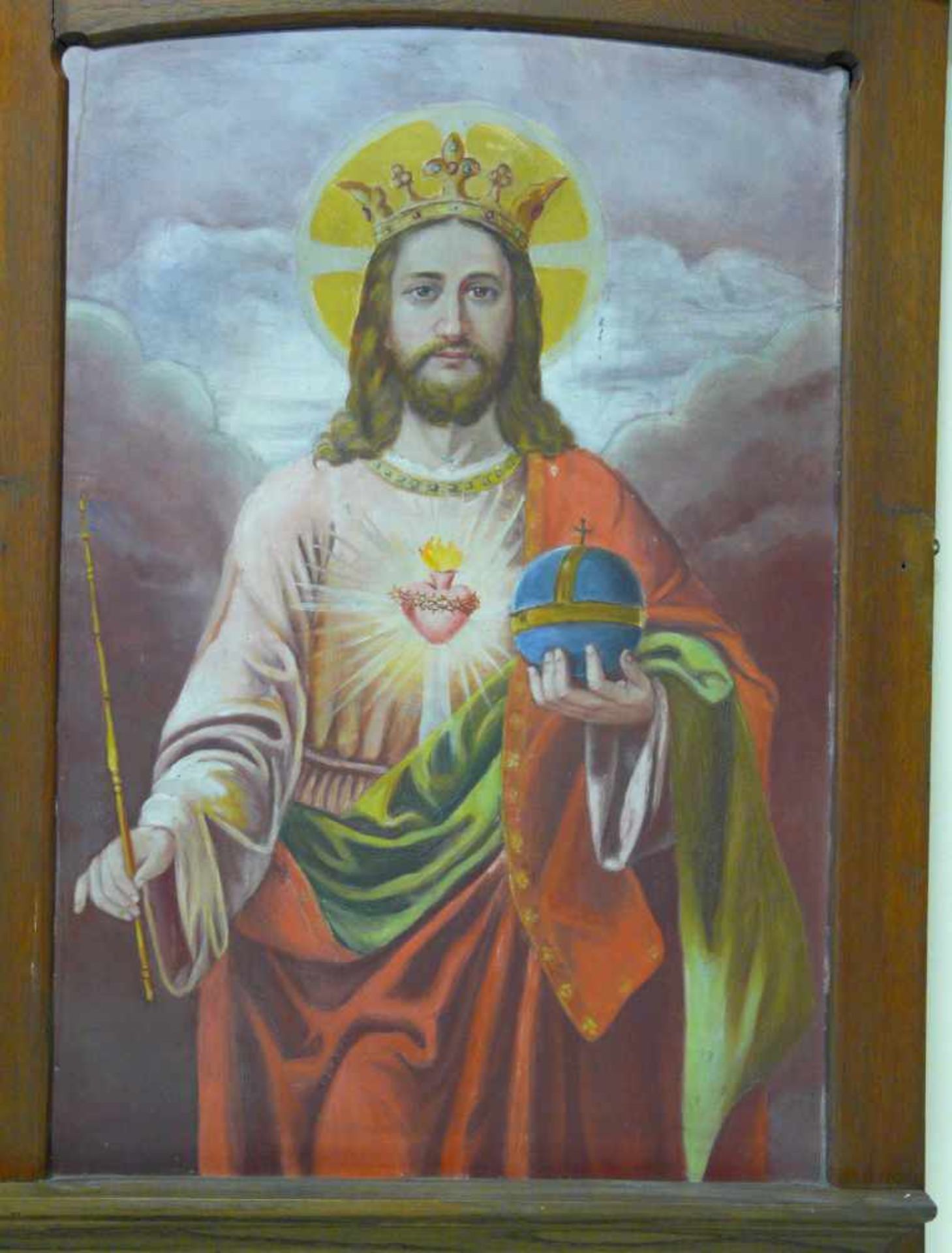 Gemälde Herz JesuUm 1920. Motiv: Halbbildnis Christi in wallendem Gewand, bekrönt, mit den Insignien - Bild 2 aus 2