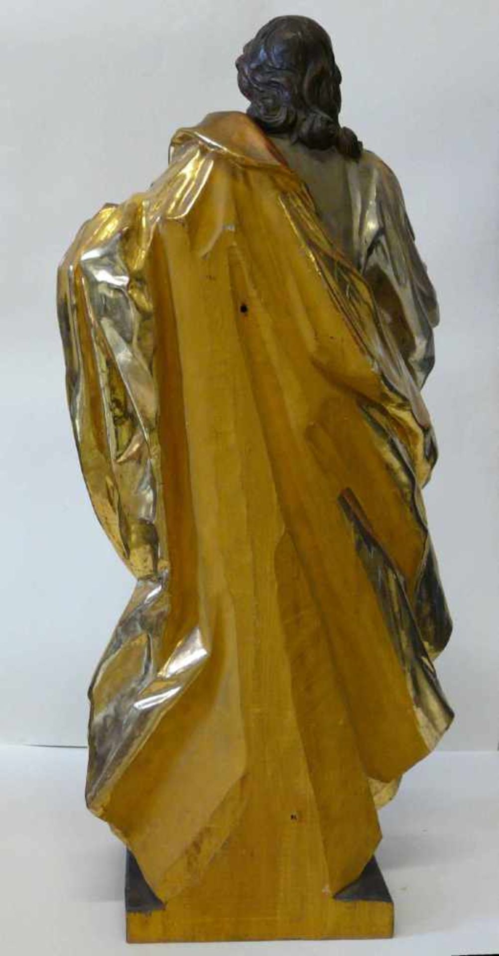 Herz Jesu - SkulpturHolz, vollplastisch geschnitzt, farbig, gold und silber gefasst, Mitte 20. - Bild 3 aus 3
