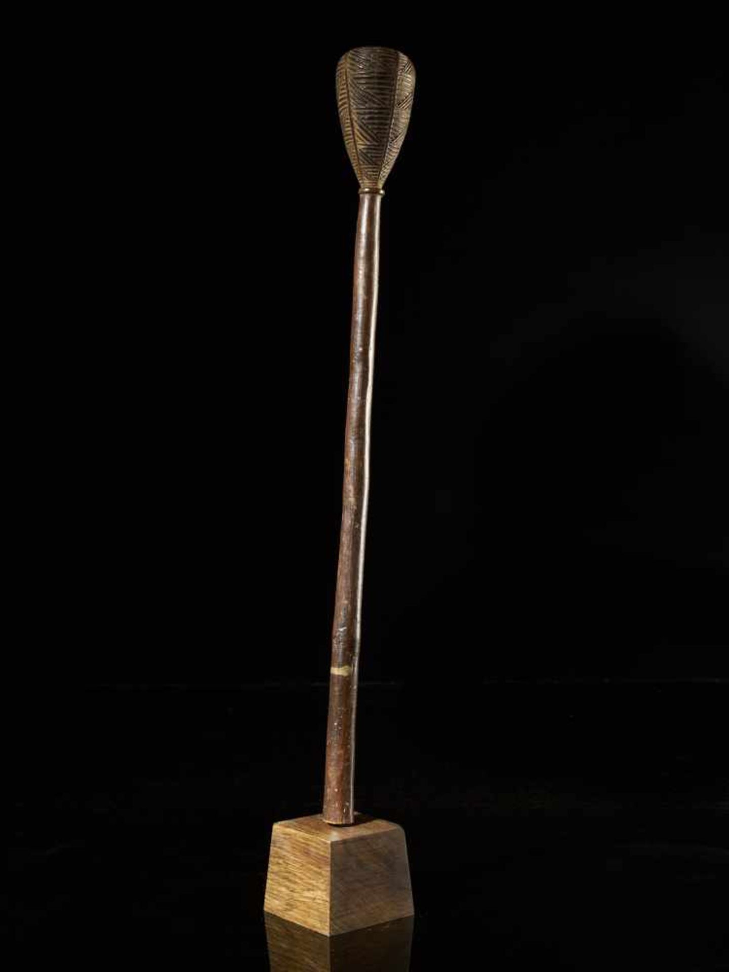 Wooden Fighting Stick - Chokwe People, DRC - Tribal ArtWooden Fighting Stick - Chokwe People, - Bild 2 aus 4