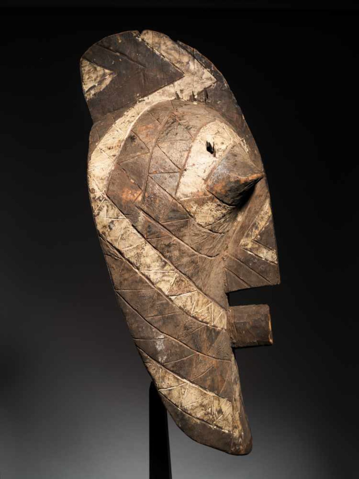 Male Kifwebe Hut Mask - Songye People, DRC - Tribal ArtMale Kifwebe Hut Mask. Male Kifwebe masks - Bild 3 aus 4