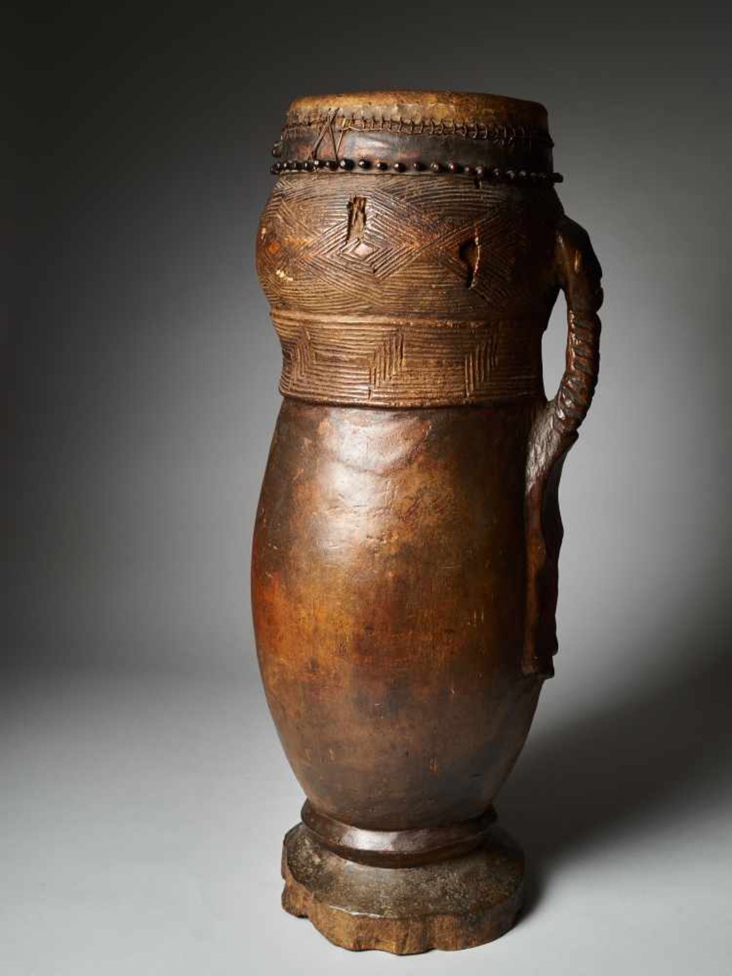 Drum Ngeende. Kuba People, DRC Provenance coll.Willy Mesdagh. - Tribal ArtA human face,in the form