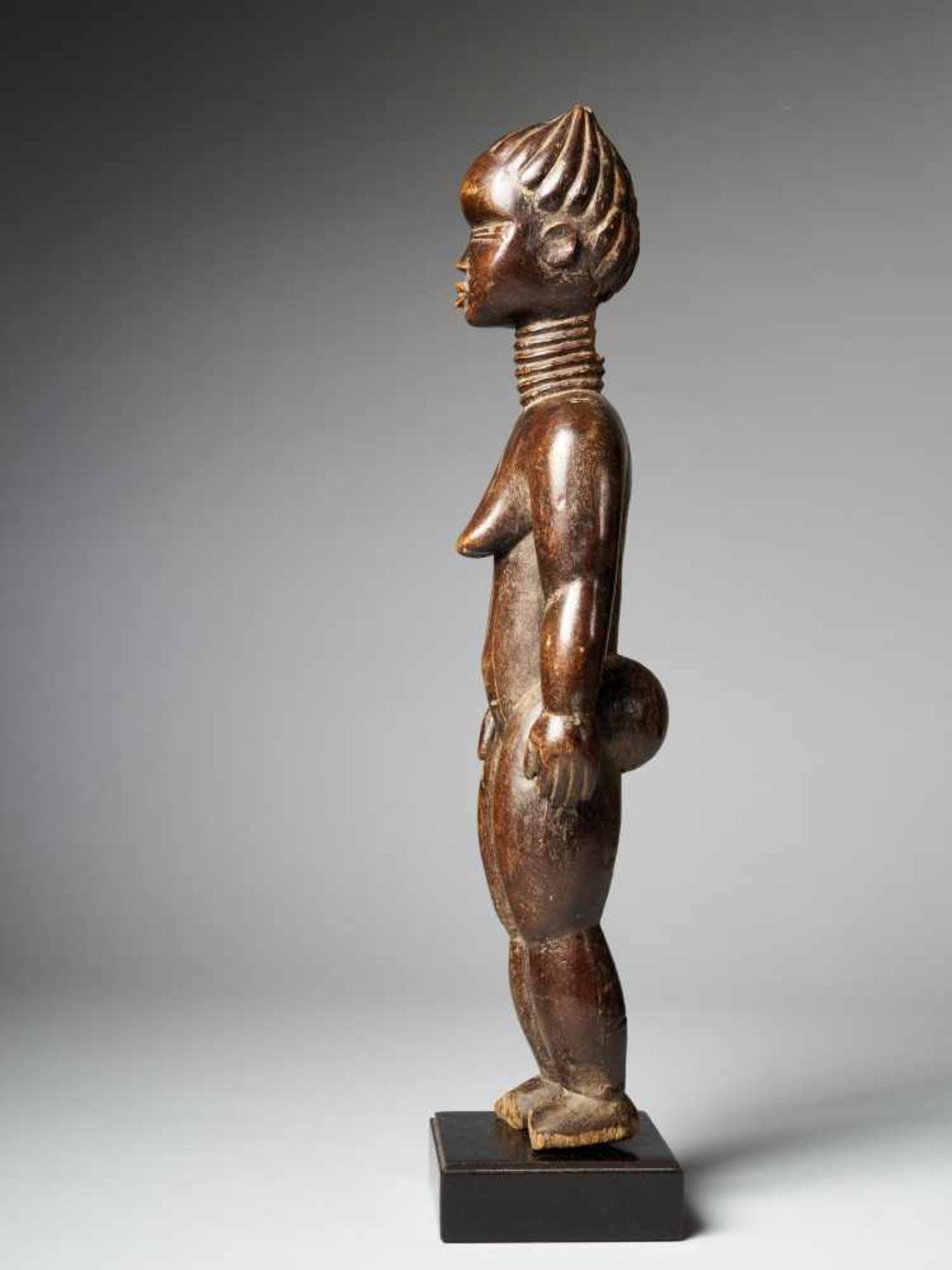 Female Figure "Lu Me", Dan People - Ivory Coast. - Tribal ArtFemale Figure "Lu Me", Dan People - - Bild 2 aus 6