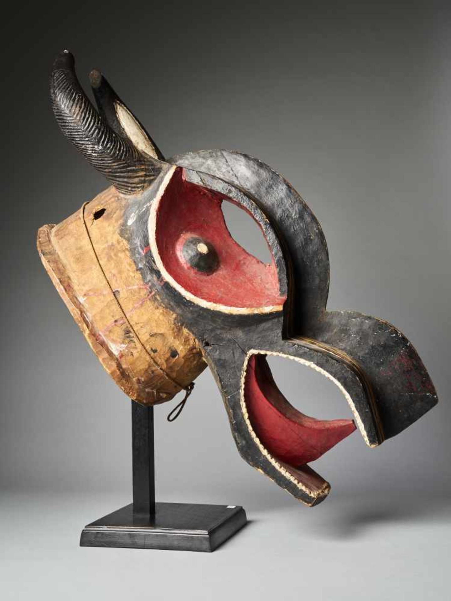 Helmet Mask Bo Nun Amuin, Baule People - Ivory Coast - Tribal ArtHelmet Mask "Bo Nun Amuin", Baule - Bild 2 aus 5