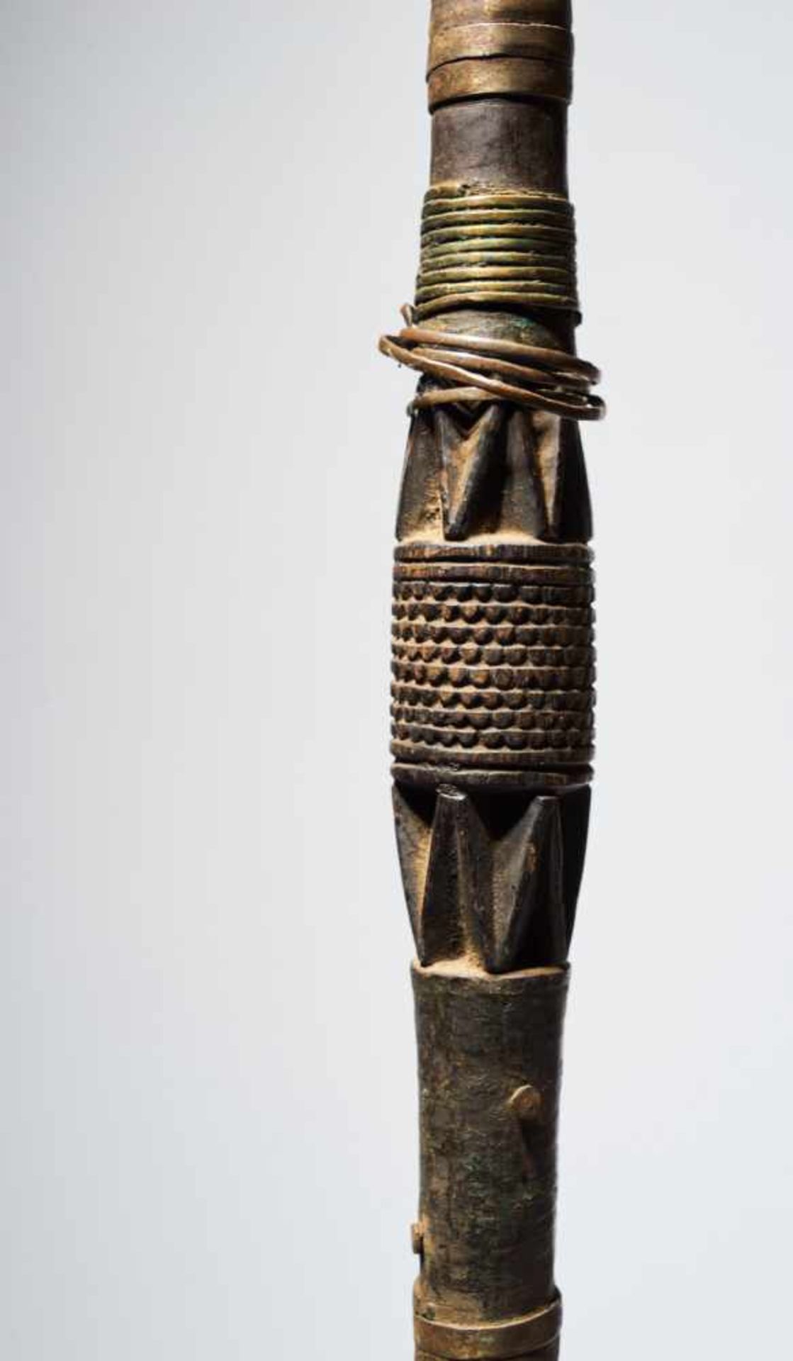 Kuba People,DRC.Forged Spear with Decorated Shaft - Tribal ArtThis spear has a thin, triangular - Bild 9 aus 10