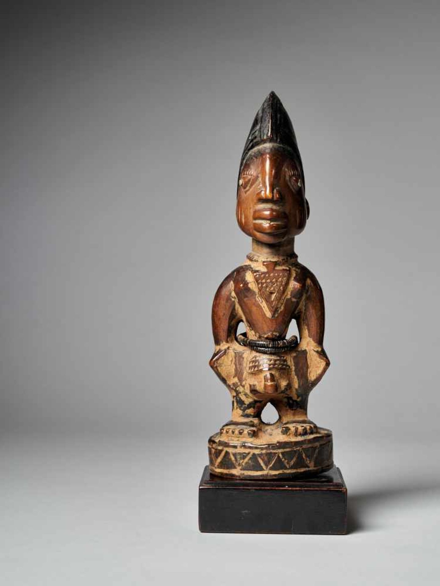 Carved Twin figure 'Ibeji' - Yoruba, Nigeria - Tribal ArtA finely carved big Yoruba Male Ibeji - Bild 6 aus 6