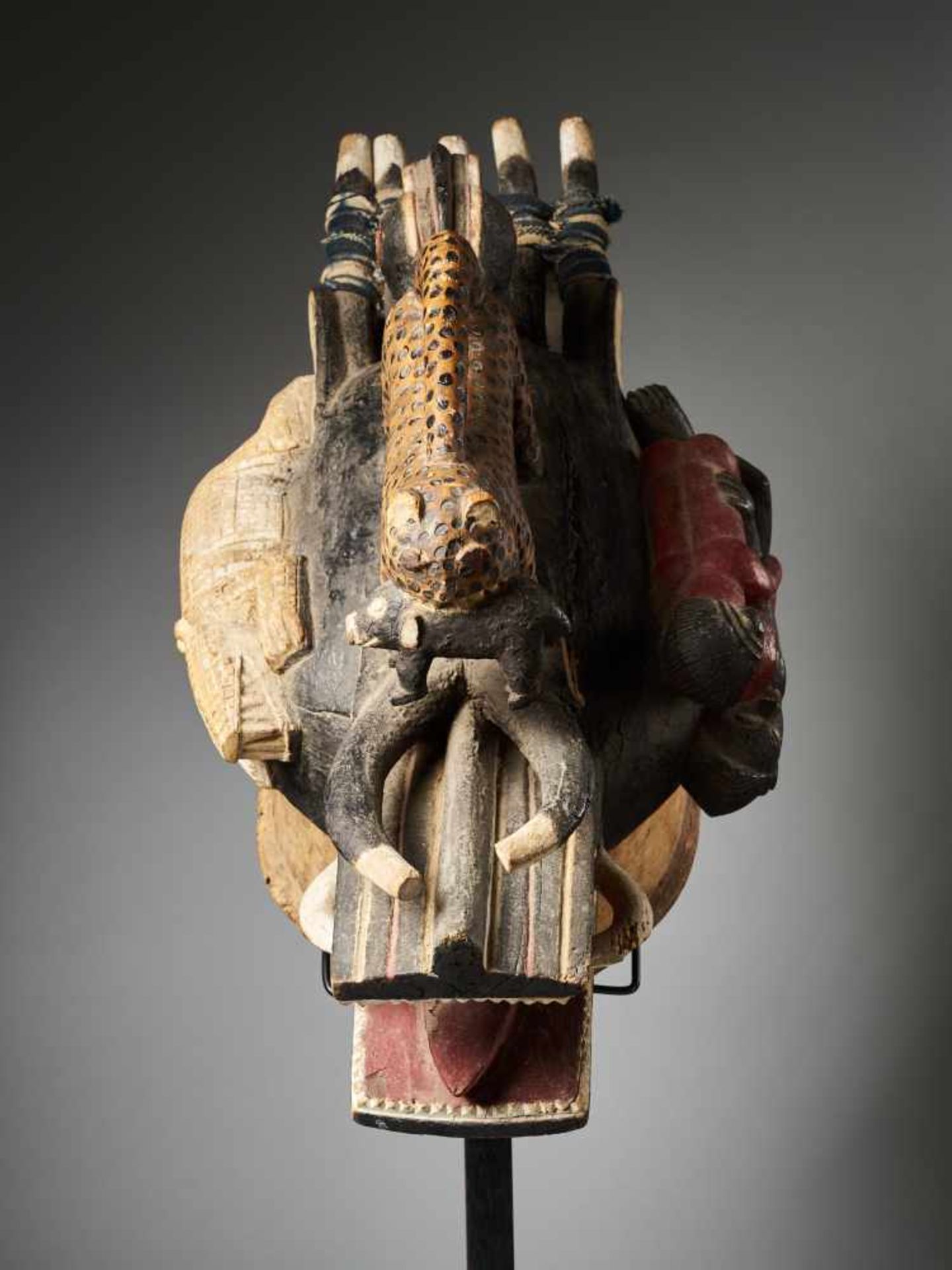 Helmet Mask 'Goli Glin' - Baule People, Ivory Coast - Tribal ArtThe Goli Glin mask, representing the - Bild 4 aus 6