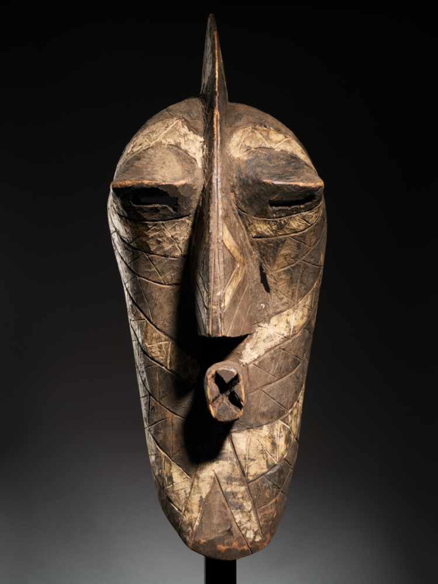 Male Kifwebe Hut Mask - Songye People, DRC - Tribal ArtMale Kifwebe Hut Mask. Male Kifwebe masks - Bild 2 aus 4