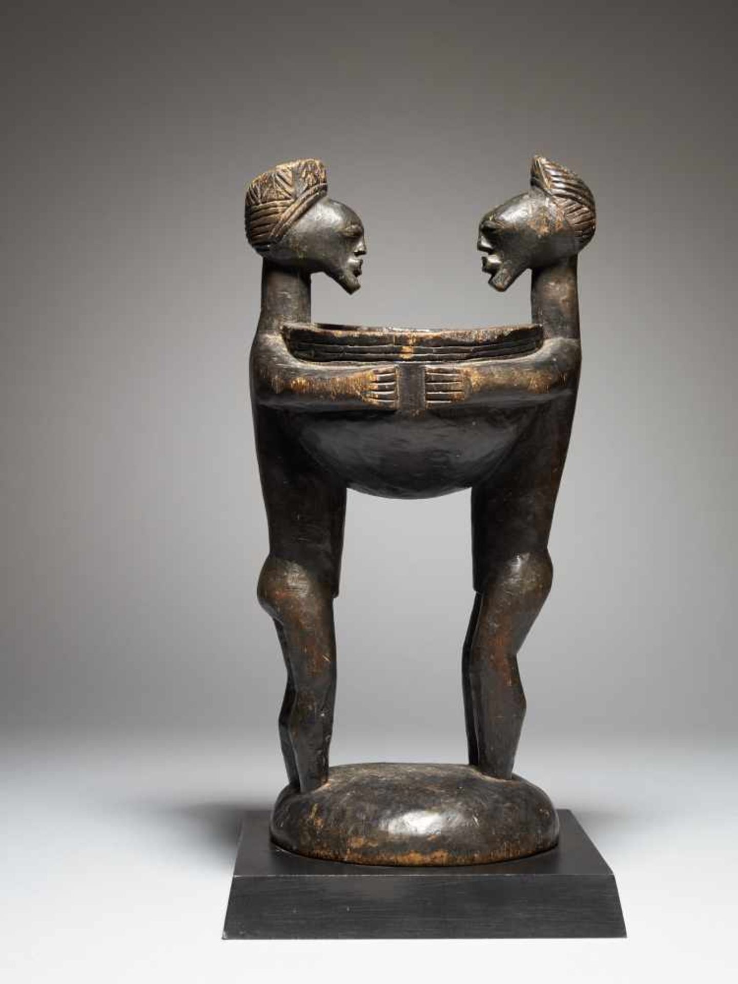 Rare Bowl carried by Standing Figures - Songye People, DRC - Tribal ArtA Rare Bowl carried by - Bild 4 aus 6