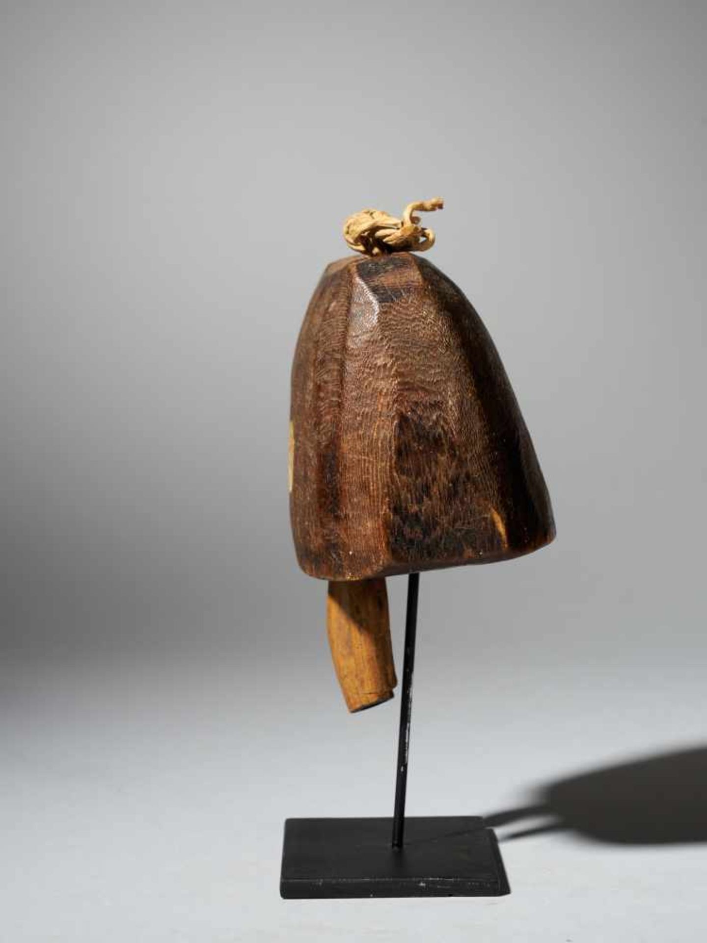 Three hunting bells - Kongo people, DRC - Tribal ArtTo maintain contact with other hunters and their - Bild 8 aus 12
